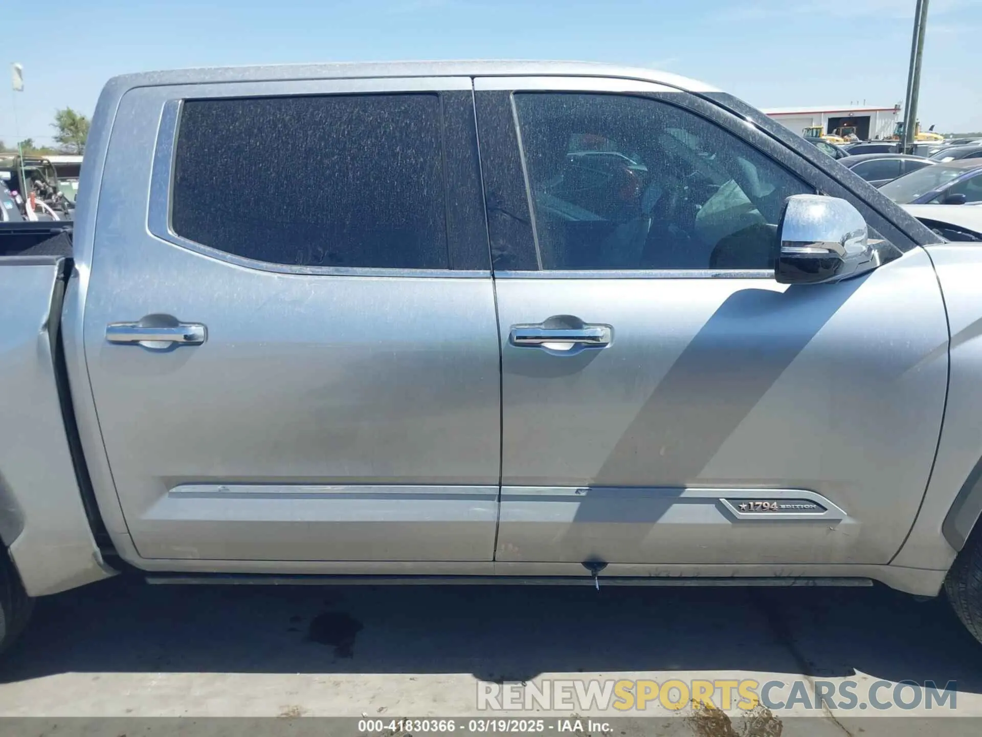14 Photograph of a damaged car 5TFMA5AB8NX014903 TOYOTA TUNDRA 2022