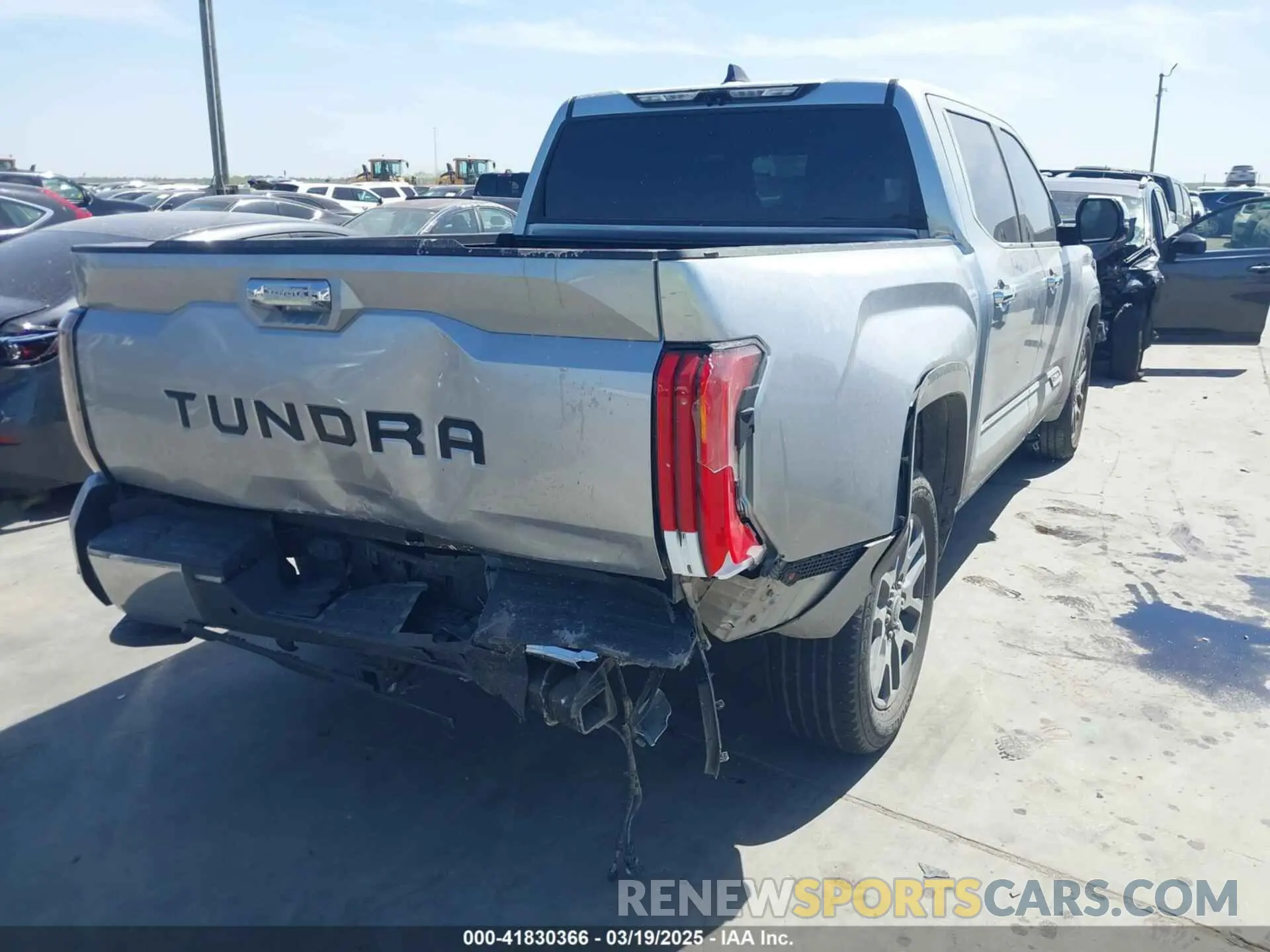 4 Photograph of a damaged car 5TFMA5AB8NX014903 TOYOTA TUNDRA 2022