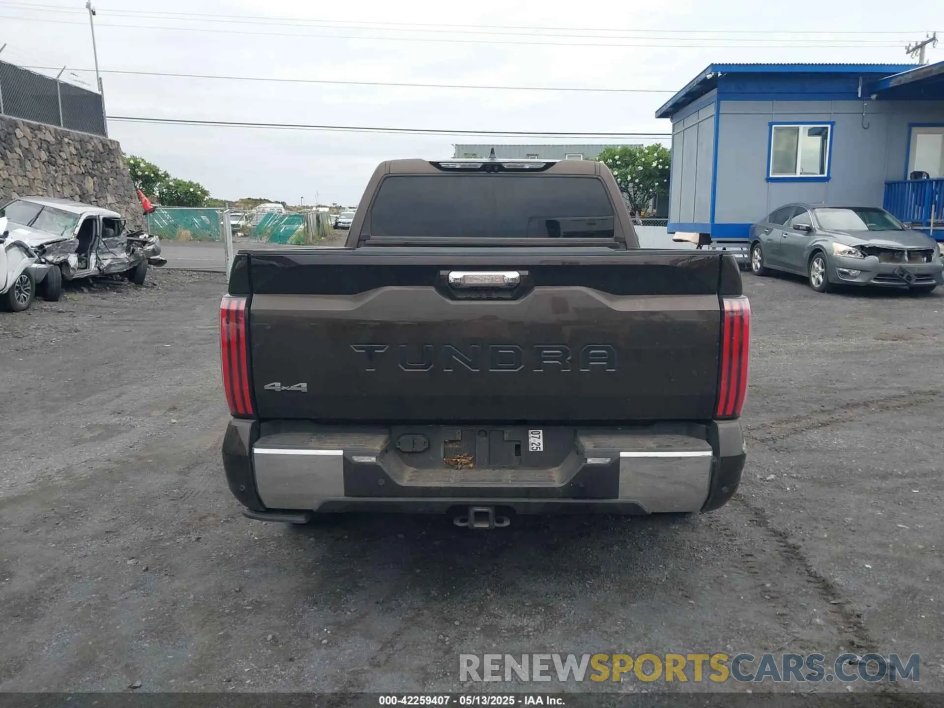 16 Photograph of a damaged car 5TFMA5DB1NX012518 TOYOTA TUNDRA 2022