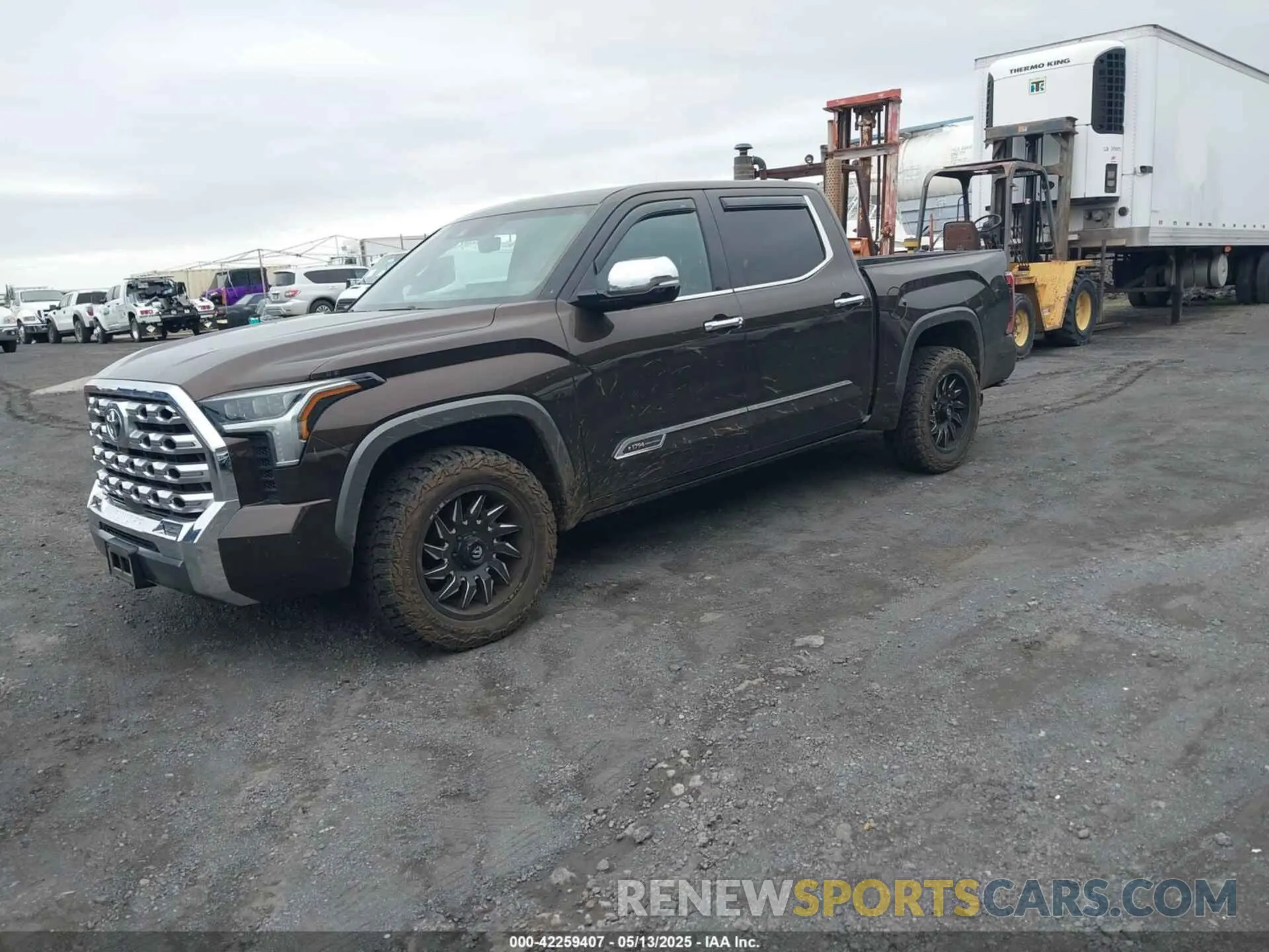 2 Photograph of a damaged car 5TFMA5DB1NX012518 TOYOTA TUNDRA 2022