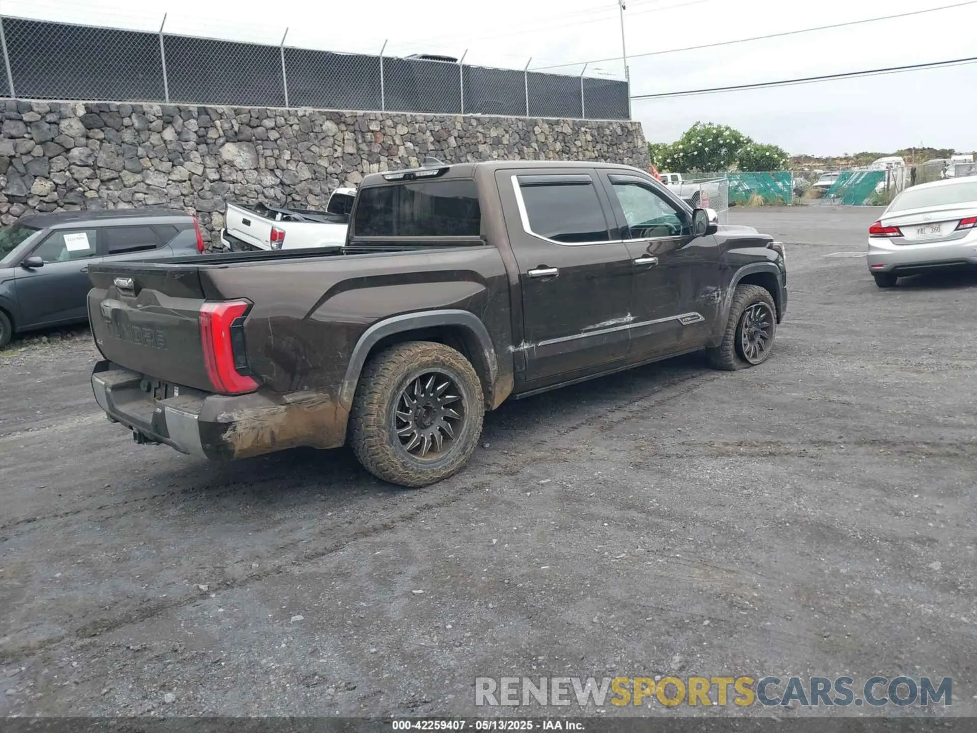 4 Photograph of a damaged car 5TFMA5DB1NX012518 TOYOTA TUNDRA 2022