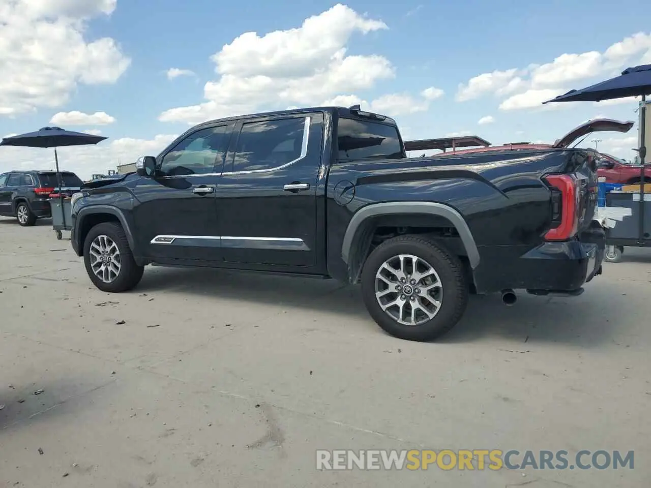 2 Photograph of a damaged car 5TFMA5DB7NX001779 TOYOTA TUNDRA 2022