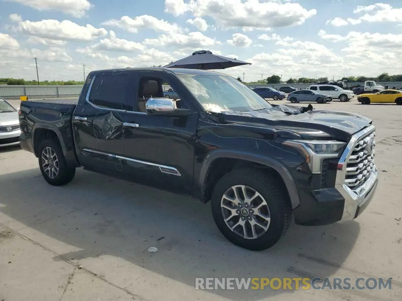 4 Photograph of a damaged car 5TFMA5DB7NX001779 TOYOTA TUNDRA 2022