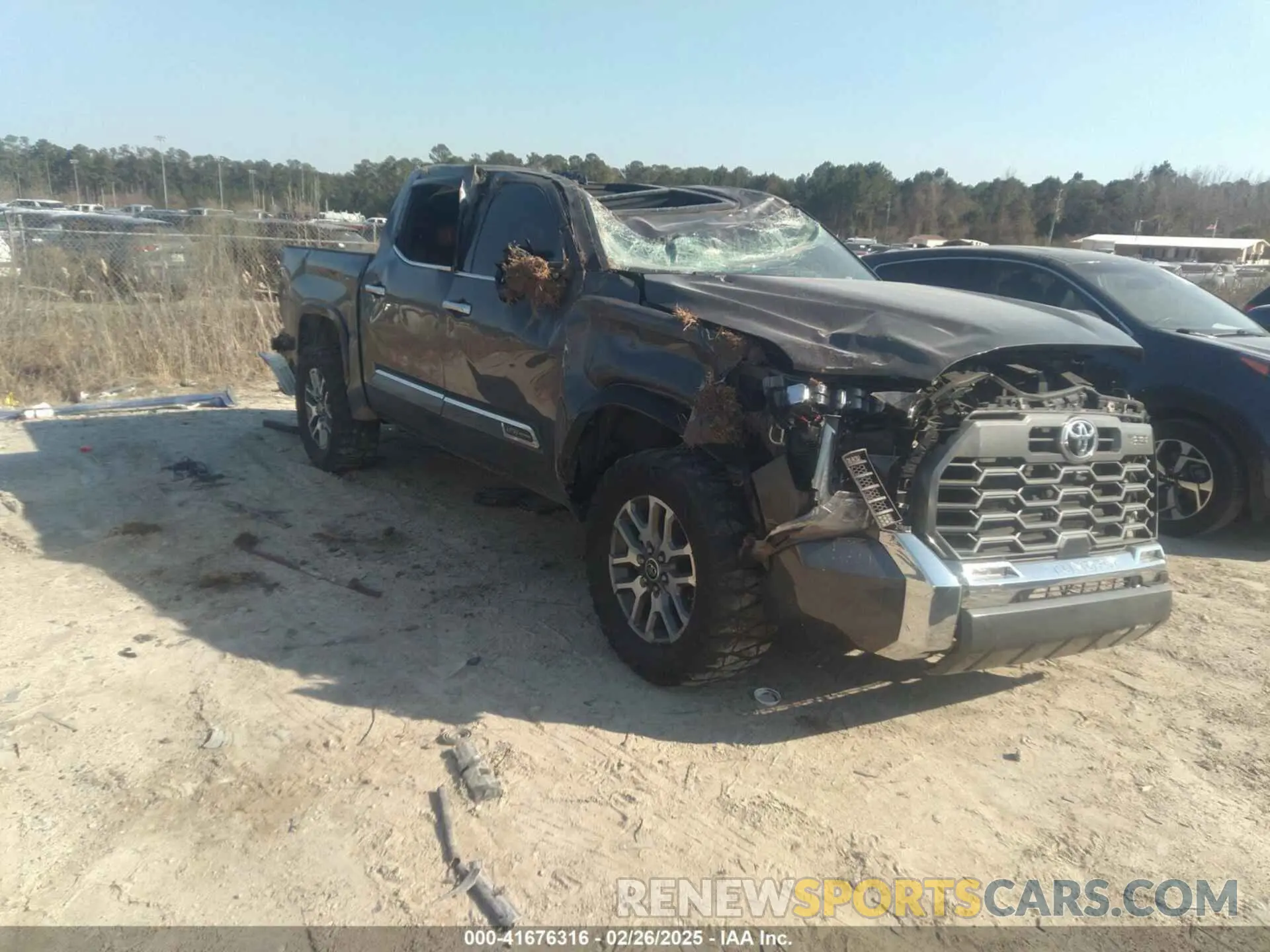 1 Photograph of a damaged car 5TFMA5DB9NX054628 TOYOTA TUNDRA 2022