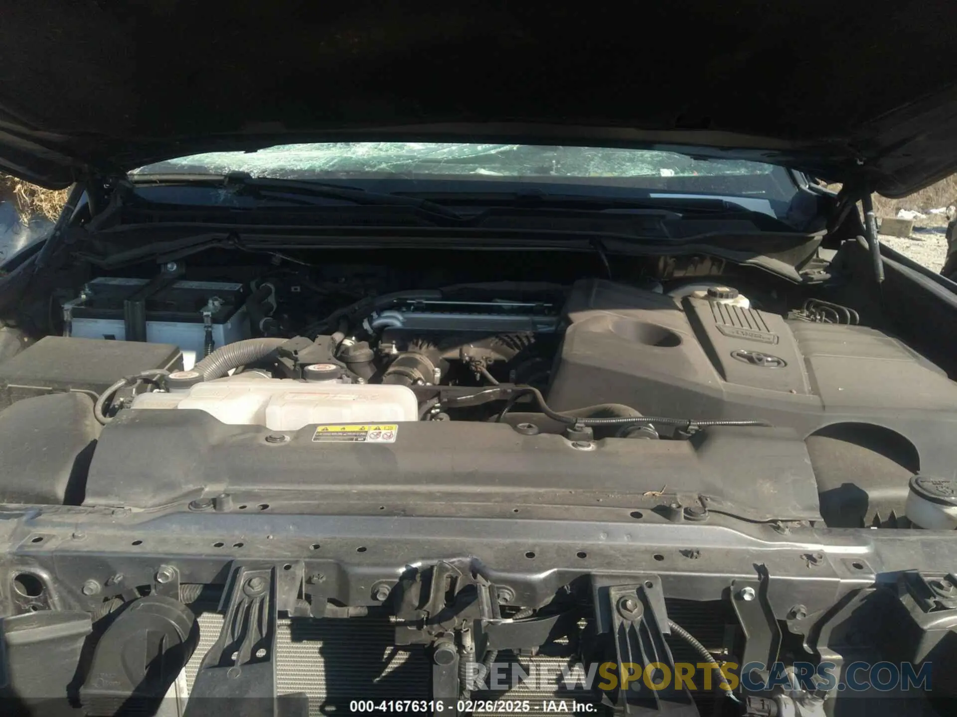 10 Photograph of a damaged car 5TFMA5DB9NX054628 TOYOTA TUNDRA 2022