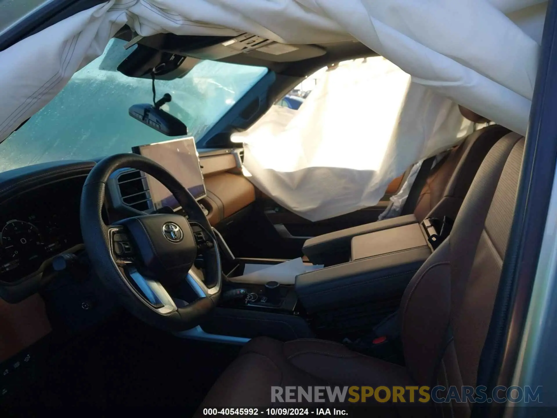 5 Photograph of a damaged car 5TFMA5DBXNX034579 TOYOTA TUNDRA 2022