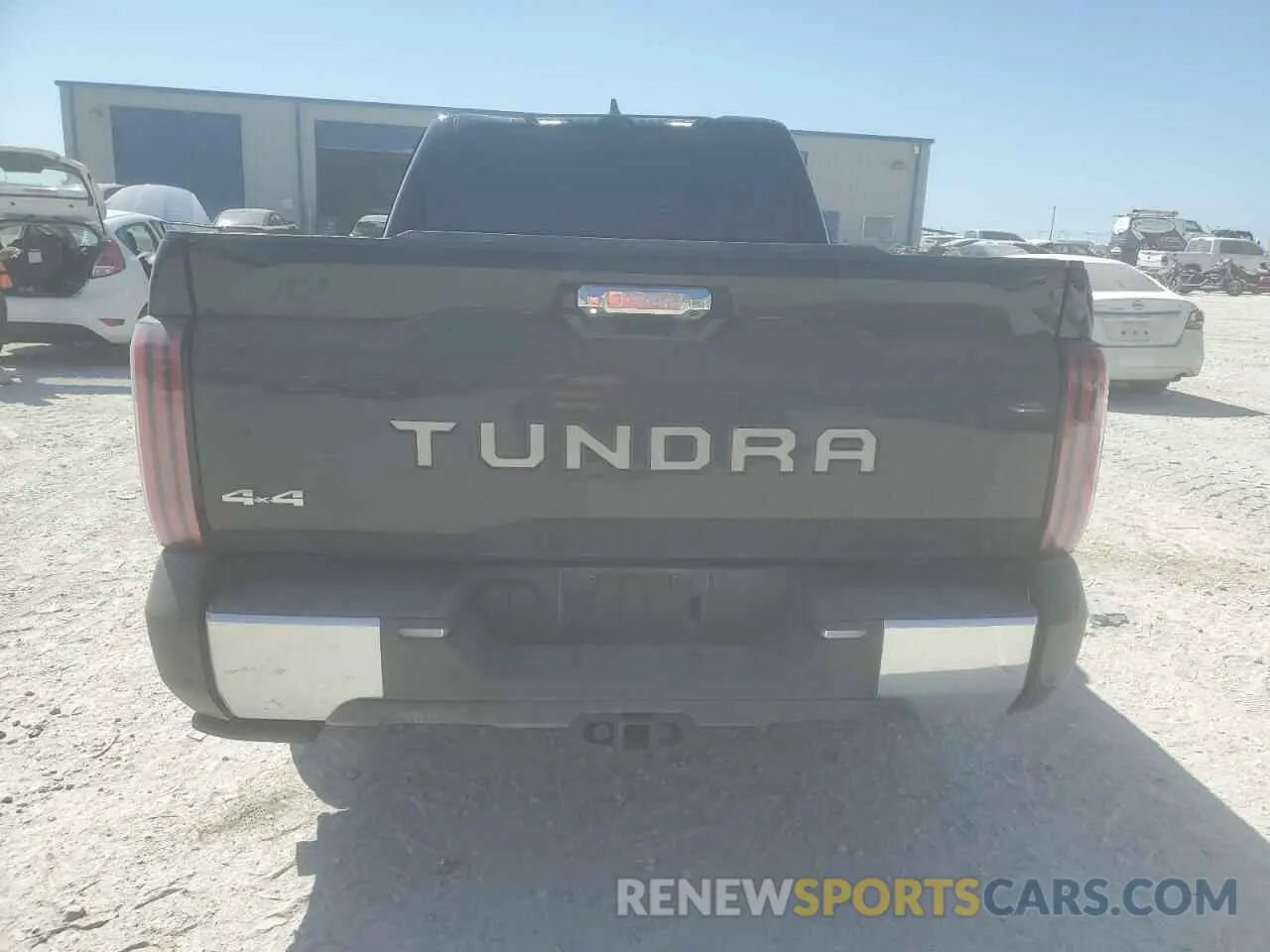 6 Photograph of a damaged car 5TFMA5EC3NX010230 TOYOTA TUNDRA 2022