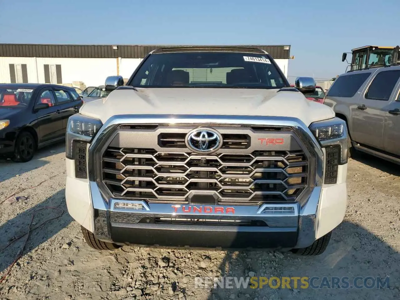 5 Photograph of a damaged car 5TFMC5DB4NX006593 TOYOTA TUNDRA 2022