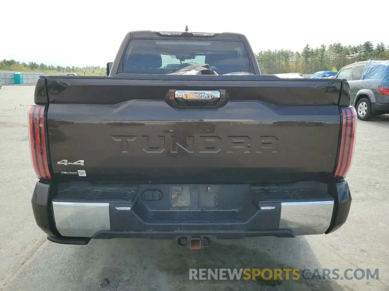6 Photograph of a damaged car 5TFMC5DB9NX002989 TOYOTA TUNDRA 2022
