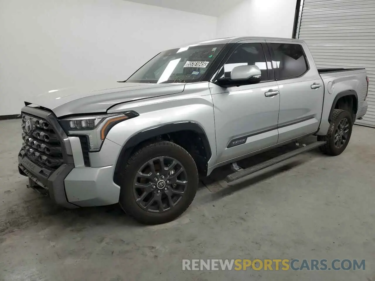 1 Photograph of a damaged car 5TFNA5AB3NX001495 TOYOTA TUNDRA 2022
