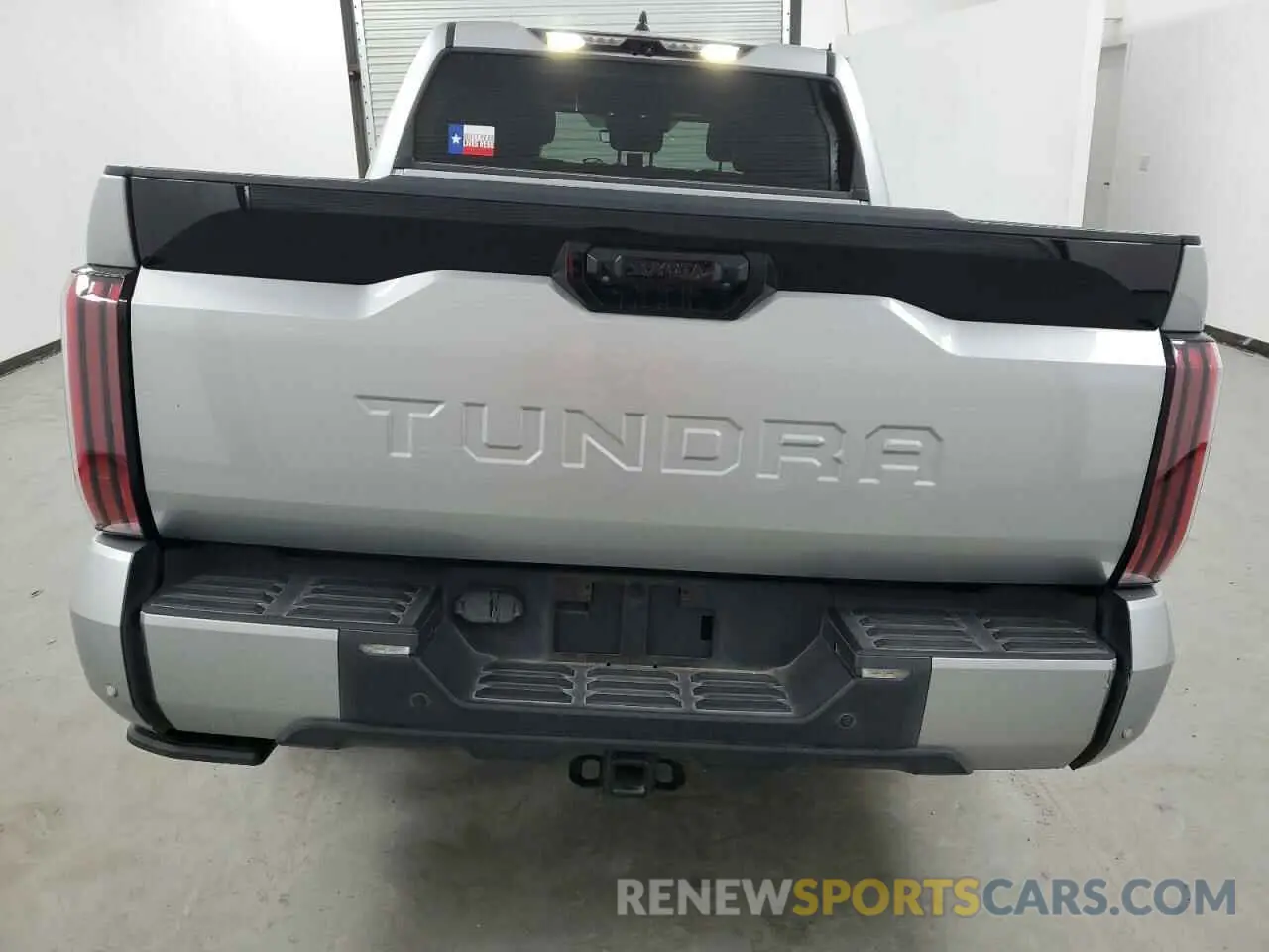 6 Photograph of a damaged car 5TFNA5AB3NX001495 TOYOTA TUNDRA 2022