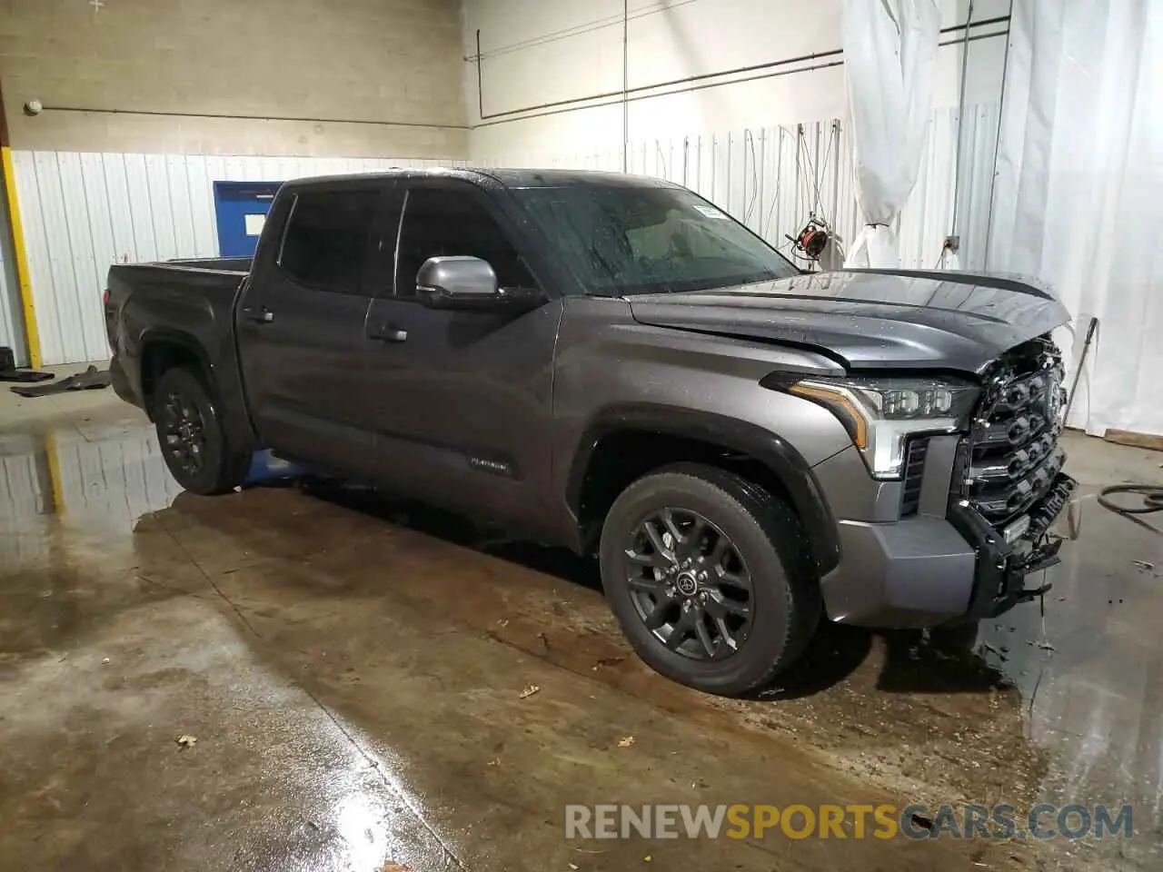 4 Photograph of a damaged car 5TFNA5DB0NX019500 TOYOTA TUNDRA 2022