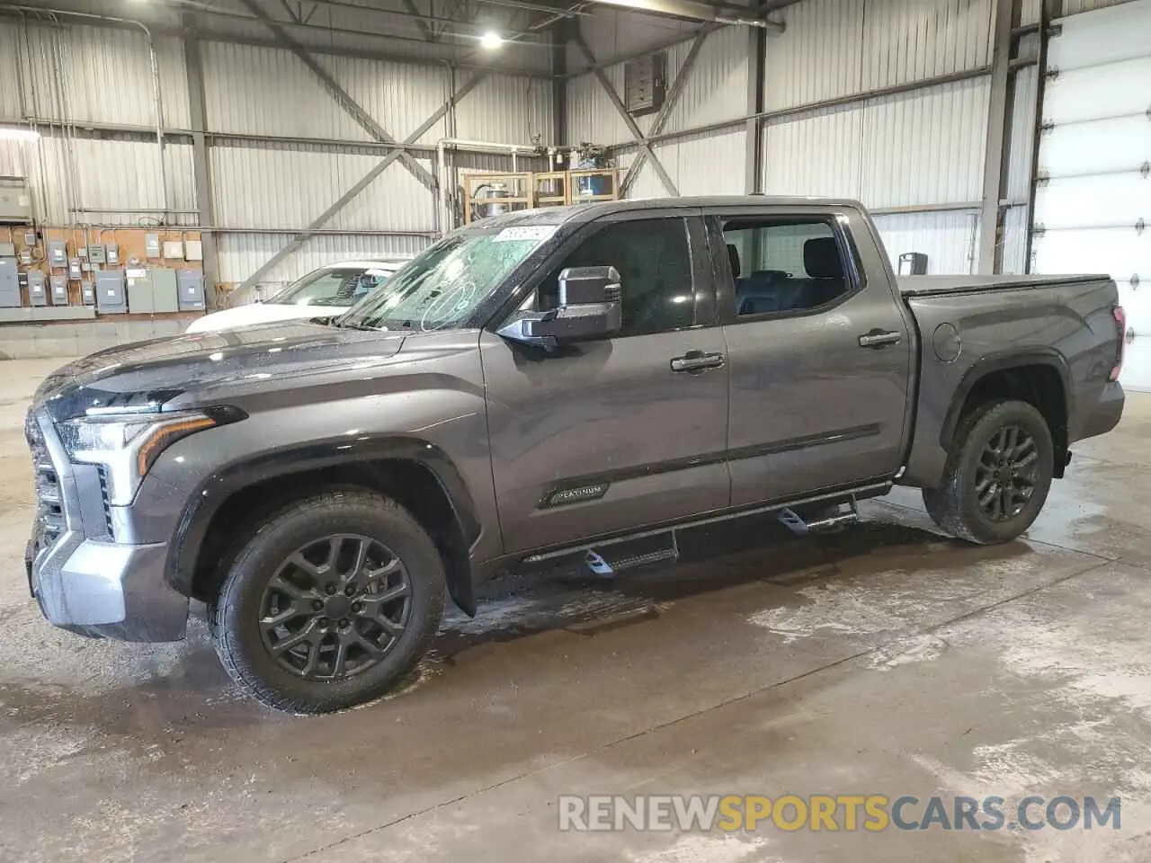 1 Photograph of a damaged car 5TFNA5DB0NX027905 TOYOTA TUNDRA 2022
