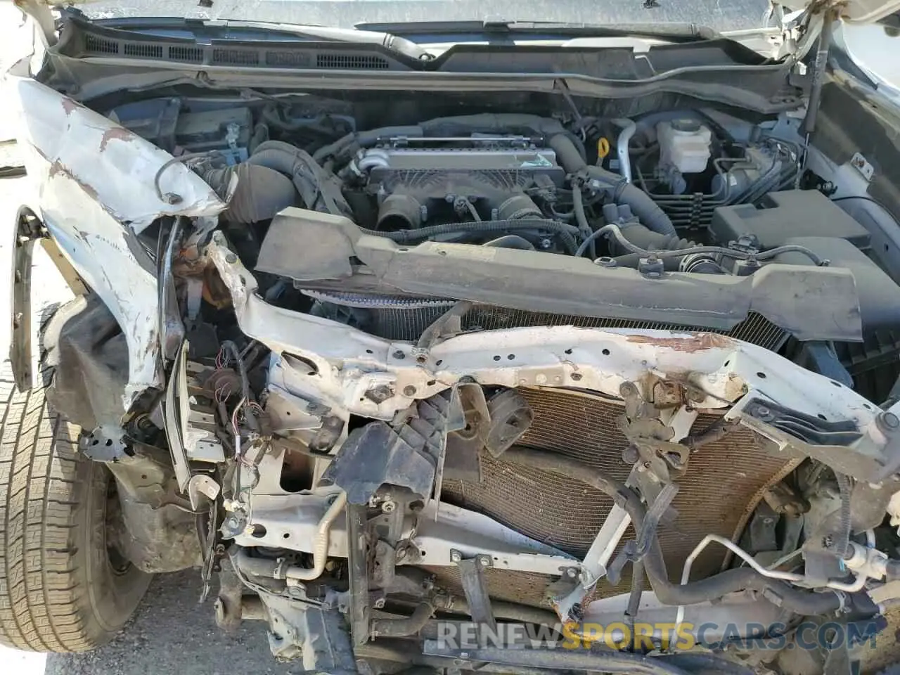11 Photograph of a damaged car 5TFNA5DB3NX036937 TOYOTA TUNDRA 2022