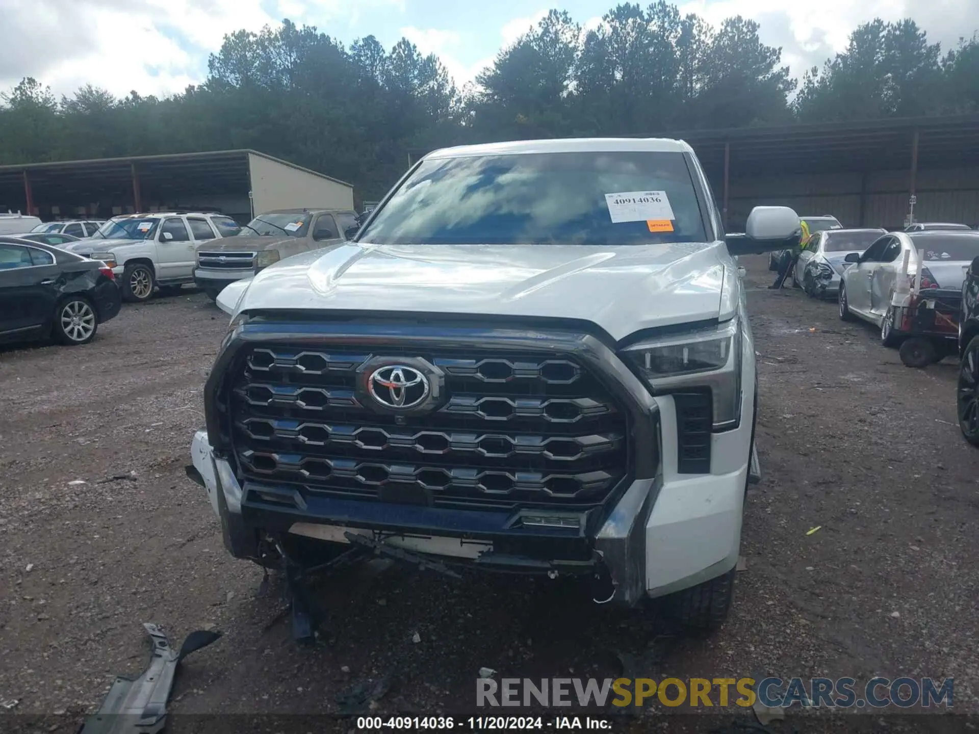 12 Photograph of a damaged car 5TFNA5DB5NX012624 TOYOTA TUNDRA 2022
