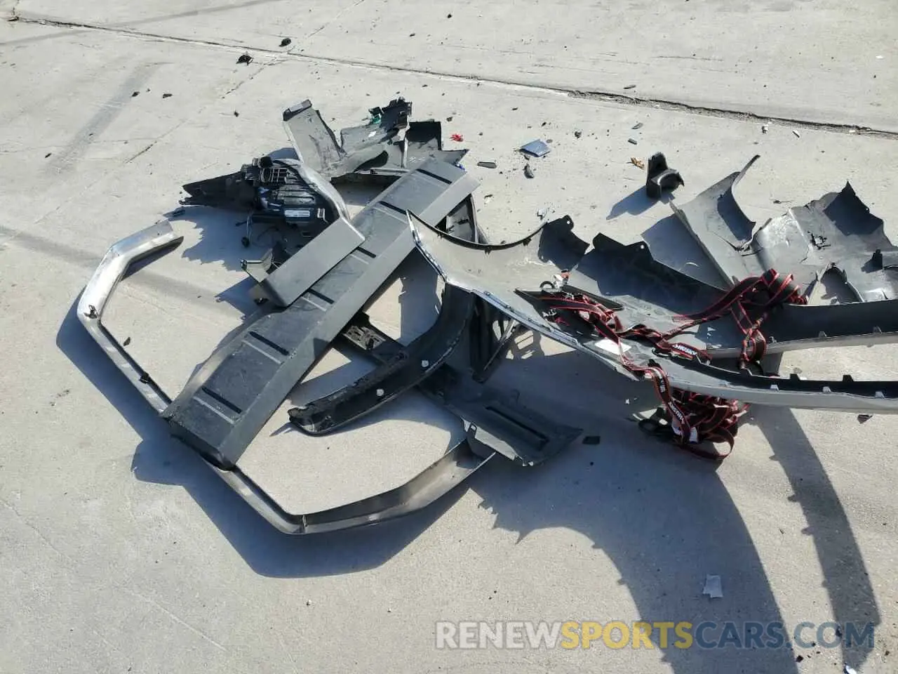 14 Photograph of a damaged car 5TFNA5DB7NX051540 TOYOTA TUNDRA 2022