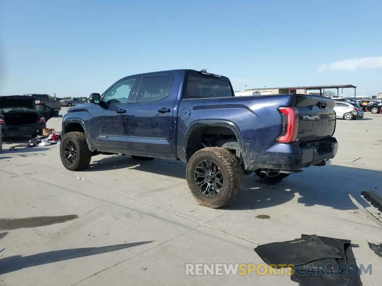 2 Photograph of a damaged car 5TFNA5DB7NX051540 TOYOTA TUNDRA 2022
