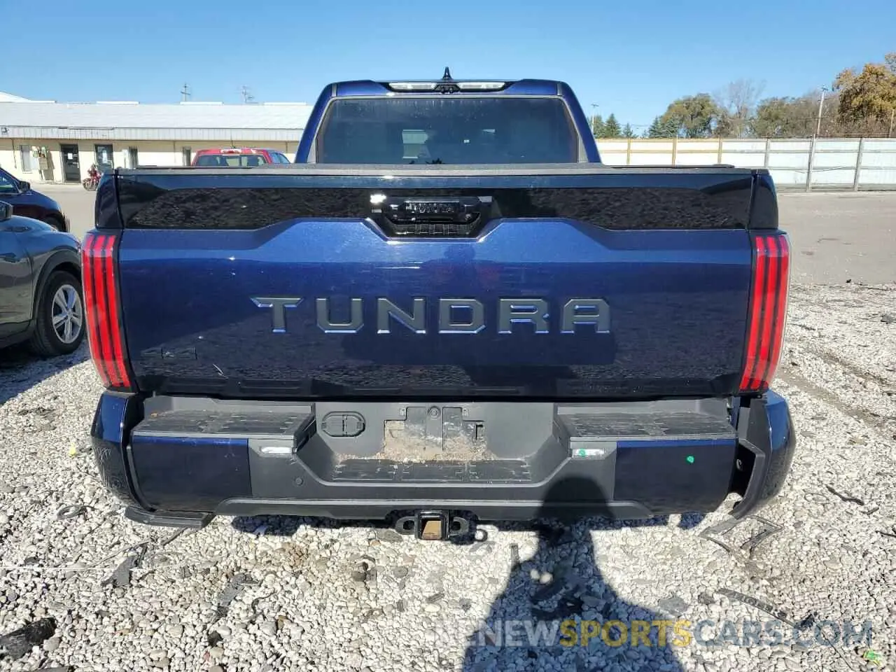 6 Photograph of a damaged car 5TFNA5EC5NX007477 TOYOTA TUNDRA 2022