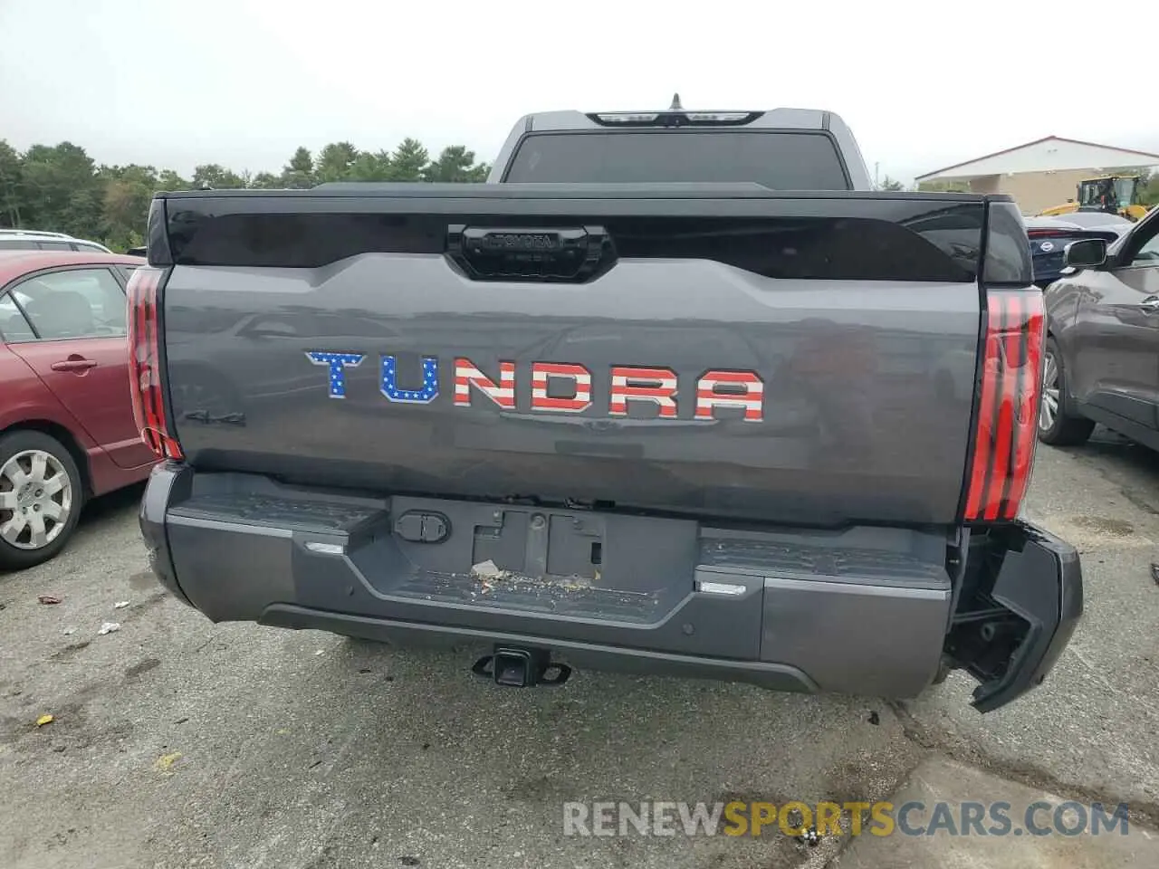 6 Photograph of a damaged car 5TFNA5EC9NX006395 TOYOTA TUNDRA 2022