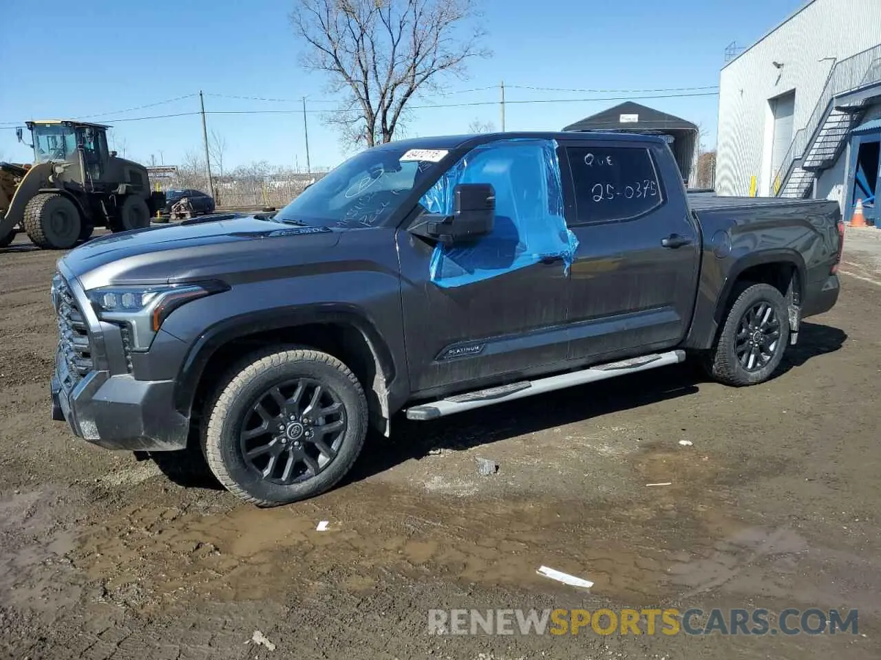 1 Photograph of a damaged car 5TFNC5DB3NX008341 TOYOTA TUNDRA 2022