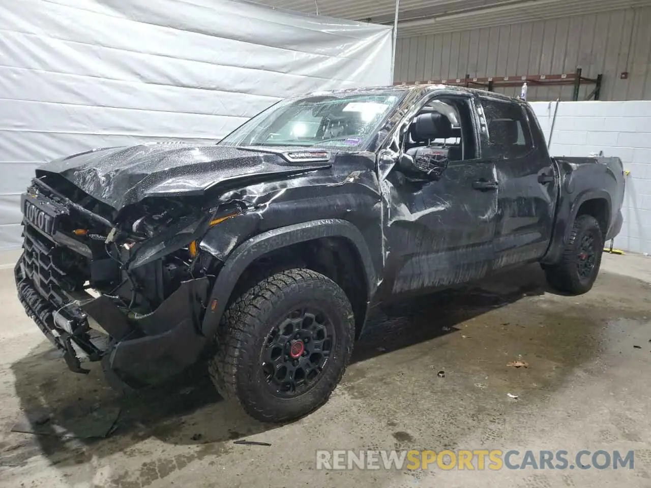 1 Photograph of a damaged car 5TFPC5DB5NX004784 TOYOTA TUNDRA 2022