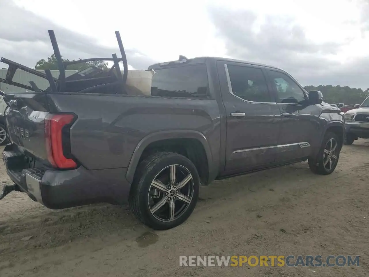 3 Photograph of a damaged car 5TFVC5DB7NX006902 TOYOTA TUNDRA 2022