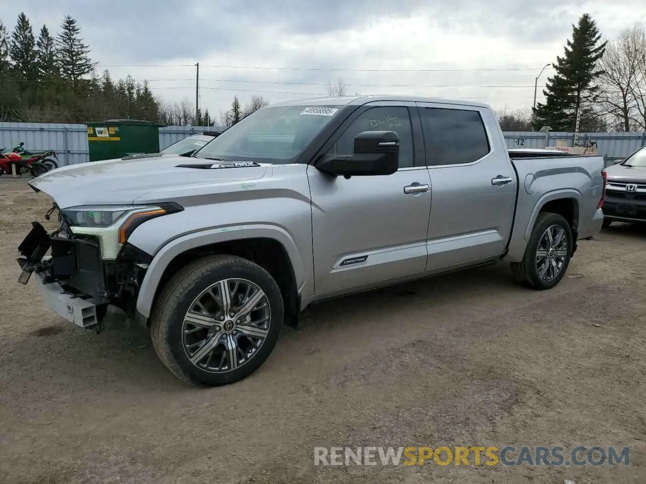1 Photograph of a damaged car 5TFVC5DB8NX011400 TOYOTA TUNDRA 2022