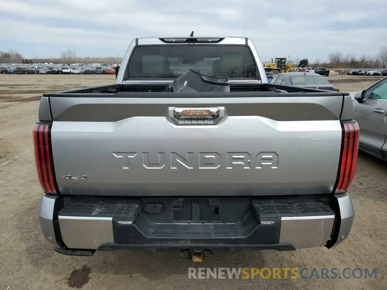 6 Photograph of a damaged car 5TFVC5DB8NX011400 TOYOTA TUNDRA 2022