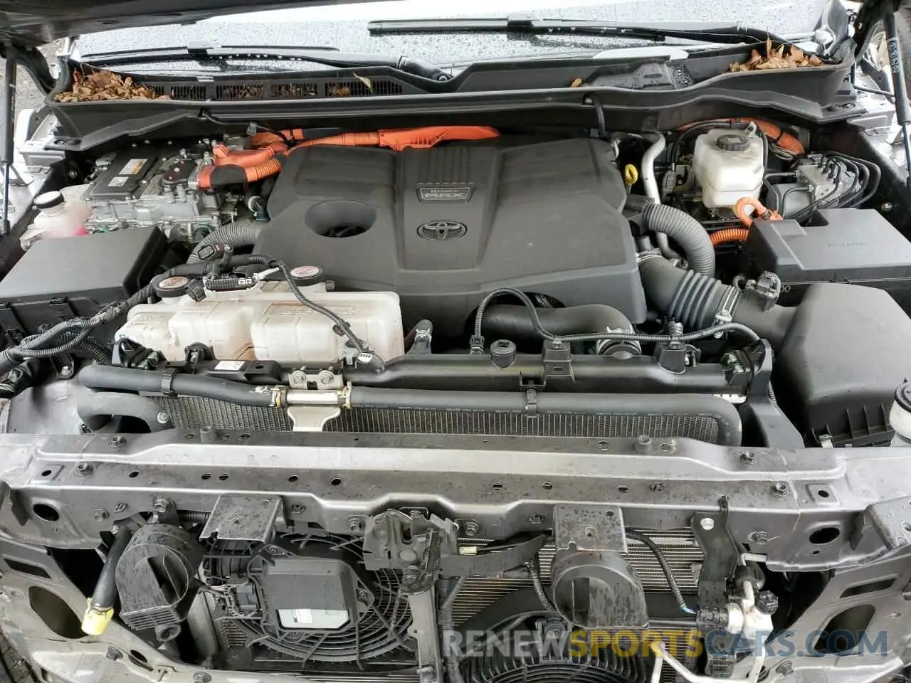 11 Photograph of a damaged car 5TFVC5DB9NX007727 TOYOTA TUNDRA 2022