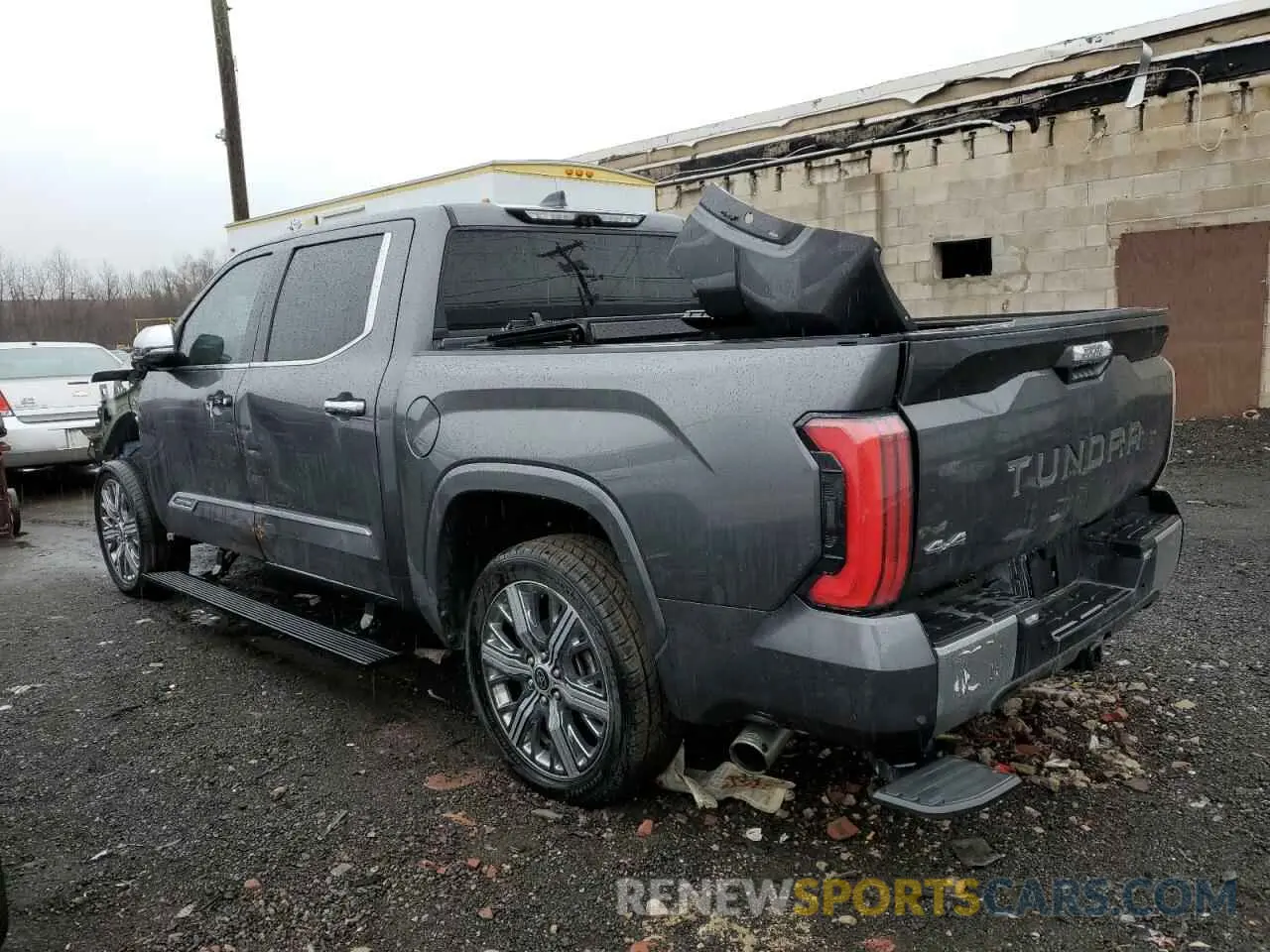2 Photograph of a damaged car 5TFVC5DB9NX007727 TOYOTA TUNDRA 2022