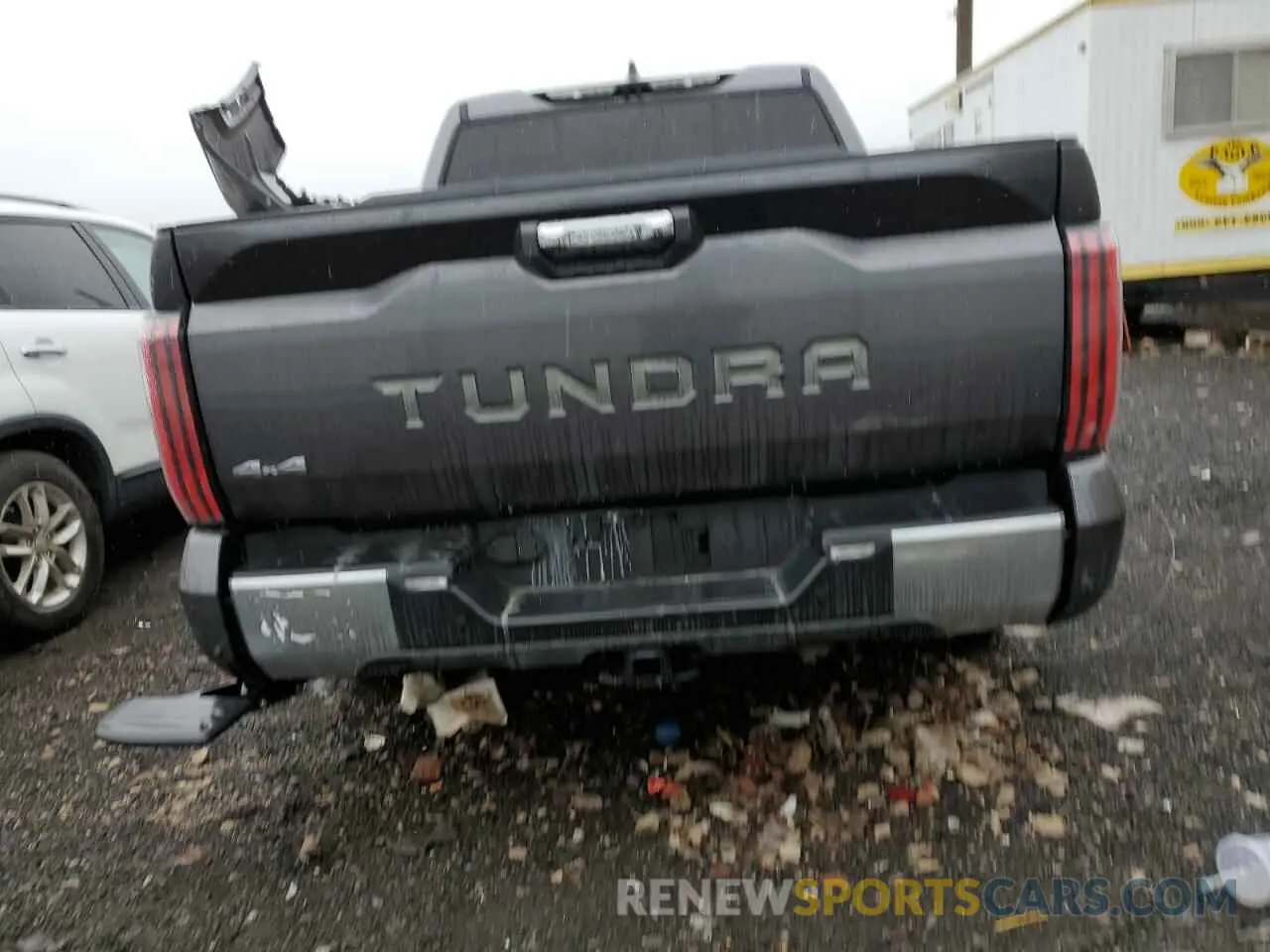 6 Photograph of a damaged car 5TFVC5DB9NX007727 TOYOTA TUNDRA 2022