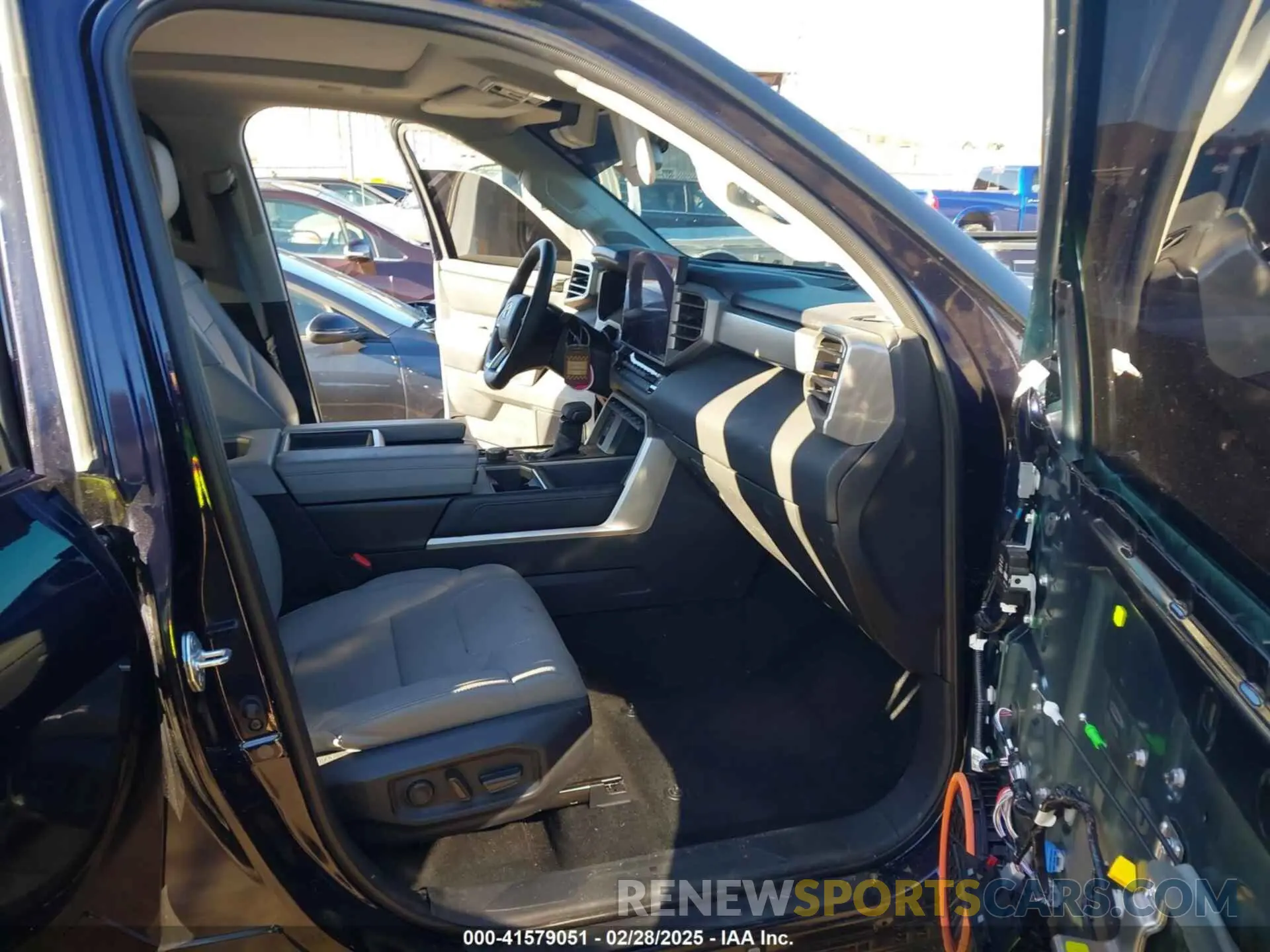 5 Photograph of a damaged car 5TFJA5DB1PX129019 TOYOTA TUNDRA 2023