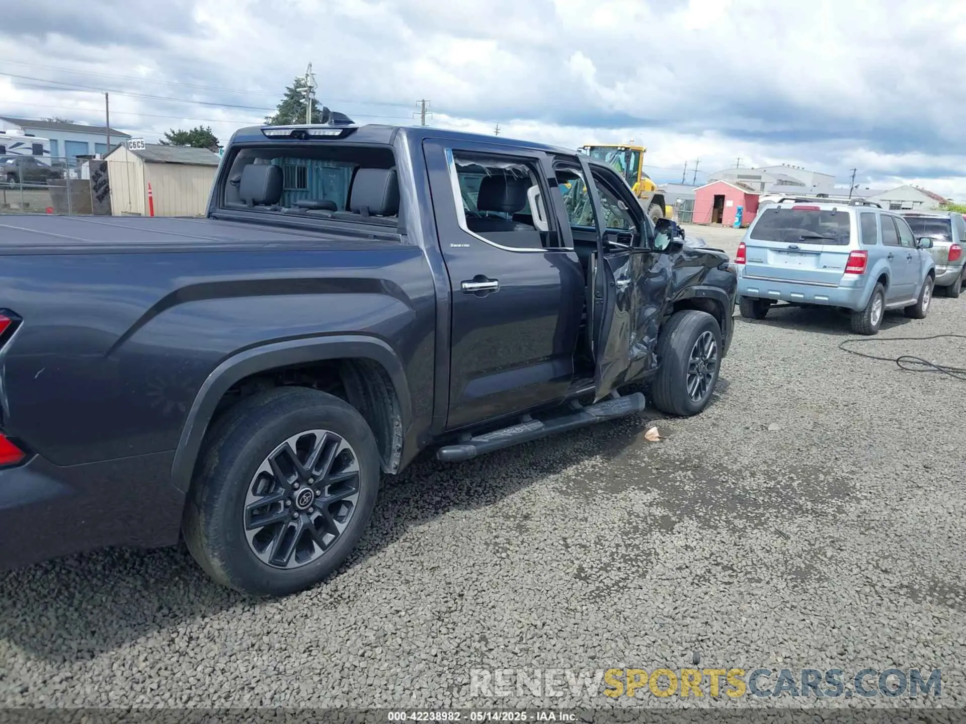 13 Photograph of a damaged car 5TFJA5DB7PX067044 TOYOTA TUNDRA 2023