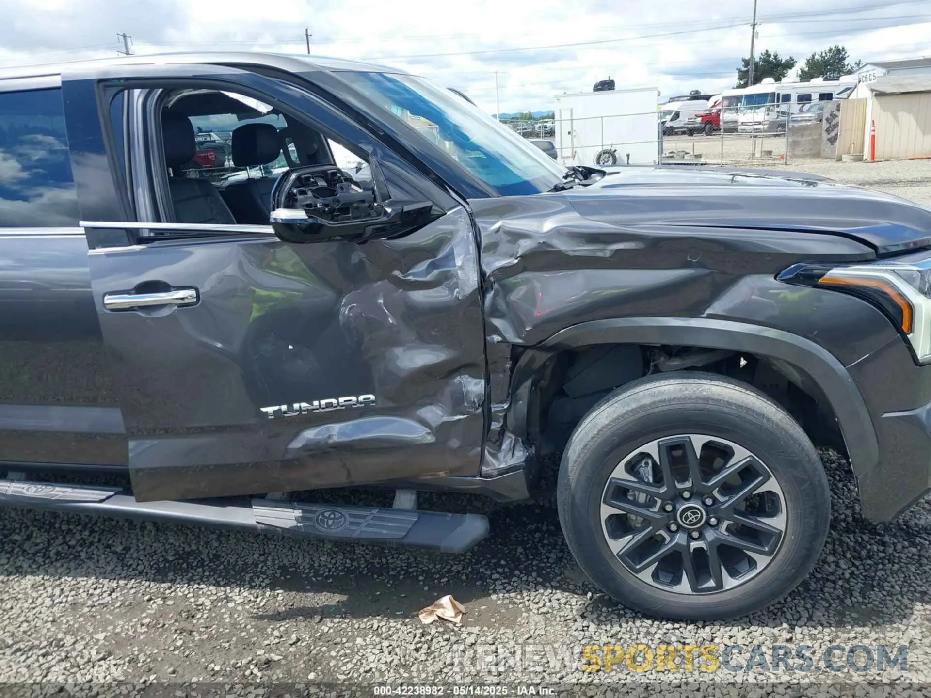 6 Photograph of a damaged car 5TFJA5DB7PX067044 TOYOTA TUNDRA 2023
