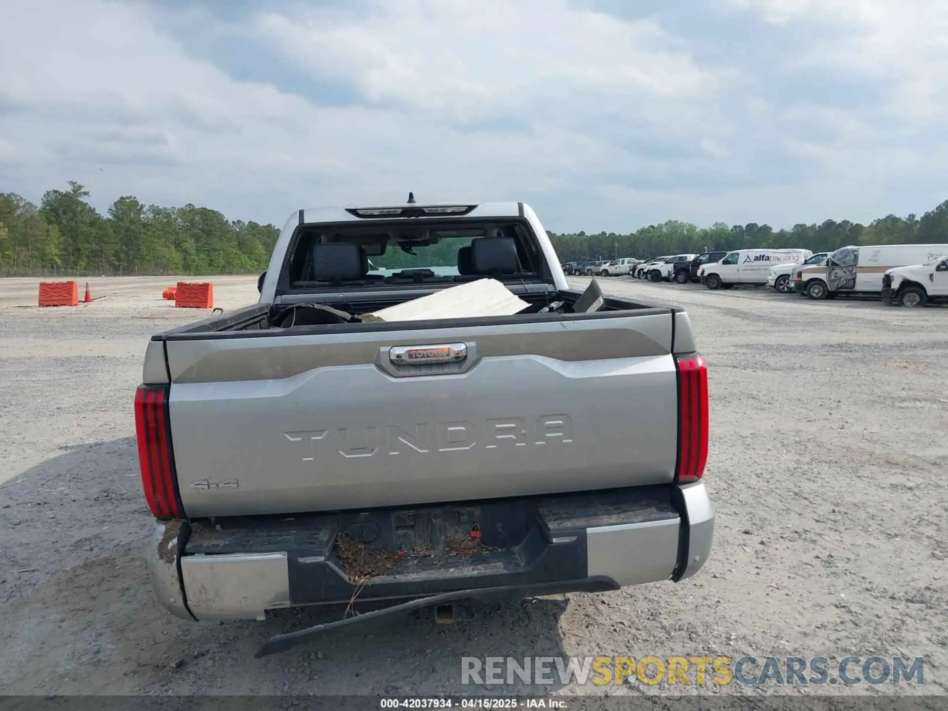 15 Photograph of a damaged car 5TFJA5DB8PX092311 TOYOTA TUNDRA 2023