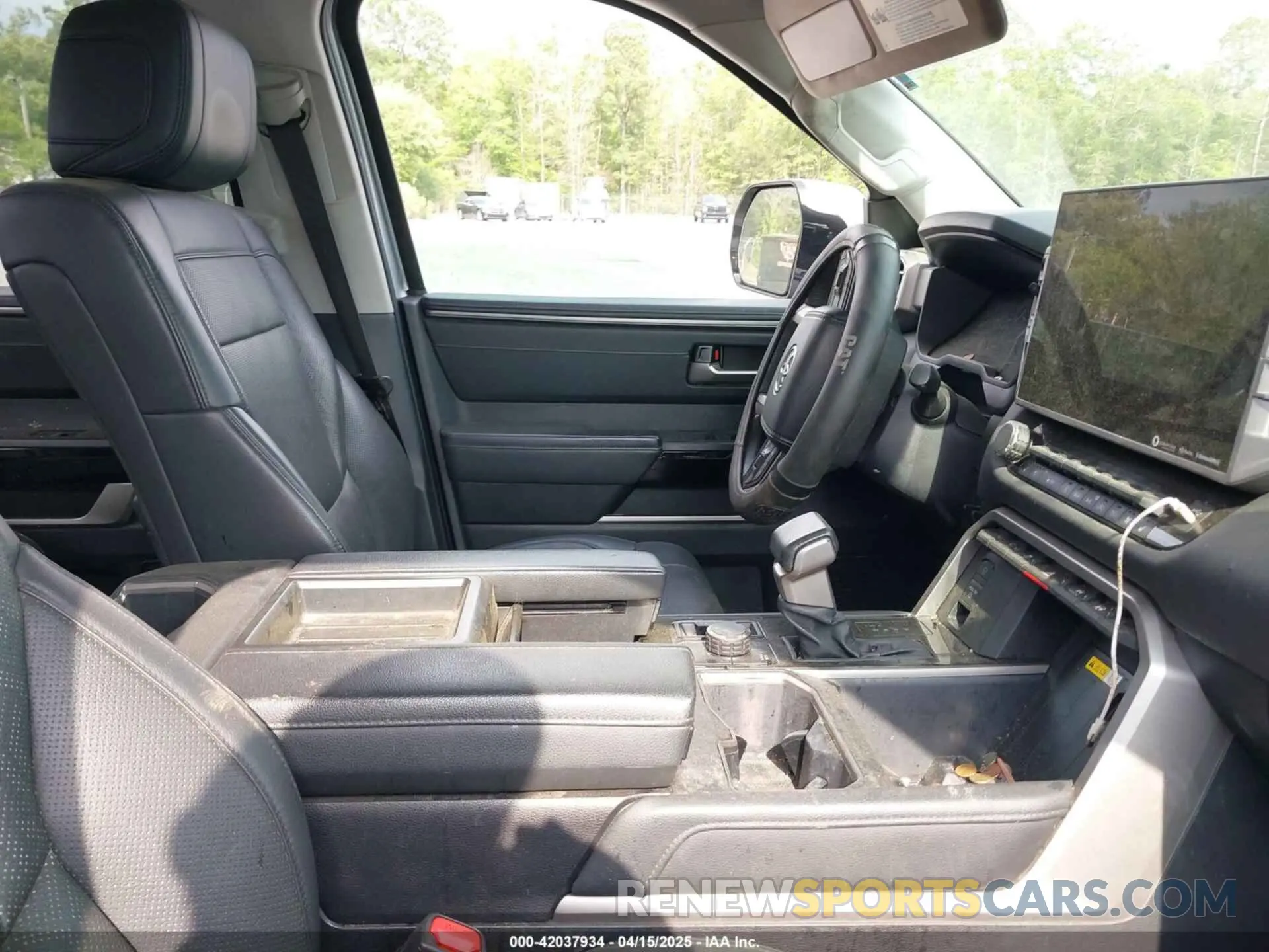 5 Photograph of a damaged car 5TFJA5DB8PX092311 TOYOTA TUNDRA 2023