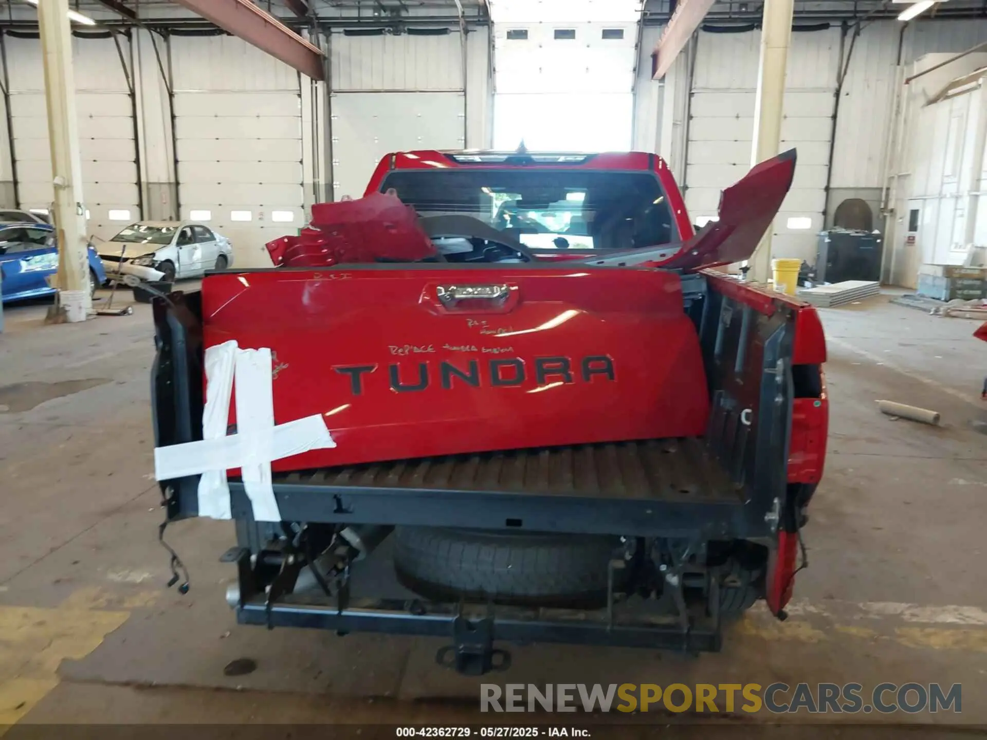 17 Photograph of a damaged car 5TFJA5DB9PX068728 TOYOTA TUNDRA 2023