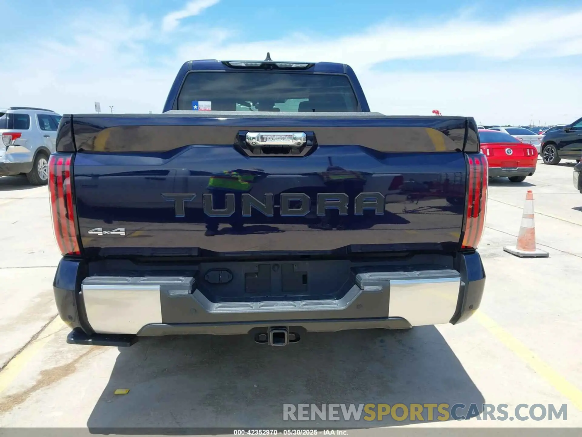 16 Photograph of a damaged car 5TFJA5DB9PX117183 TOYOTA TUNDRA 2023