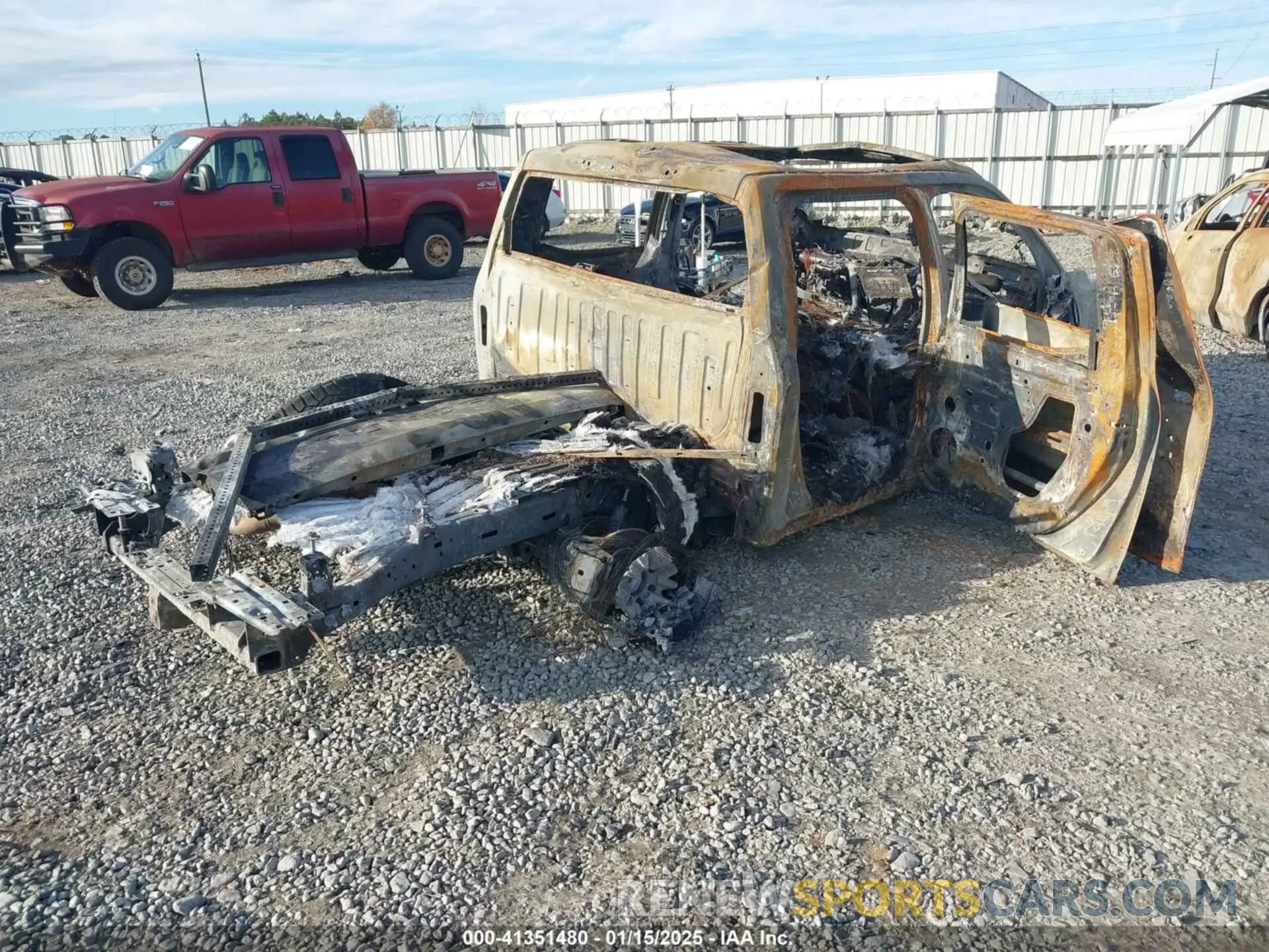 4 Photograph of a damaged car 5TFJA5DBXPX122490 TOYOTA TUNDRA 2023