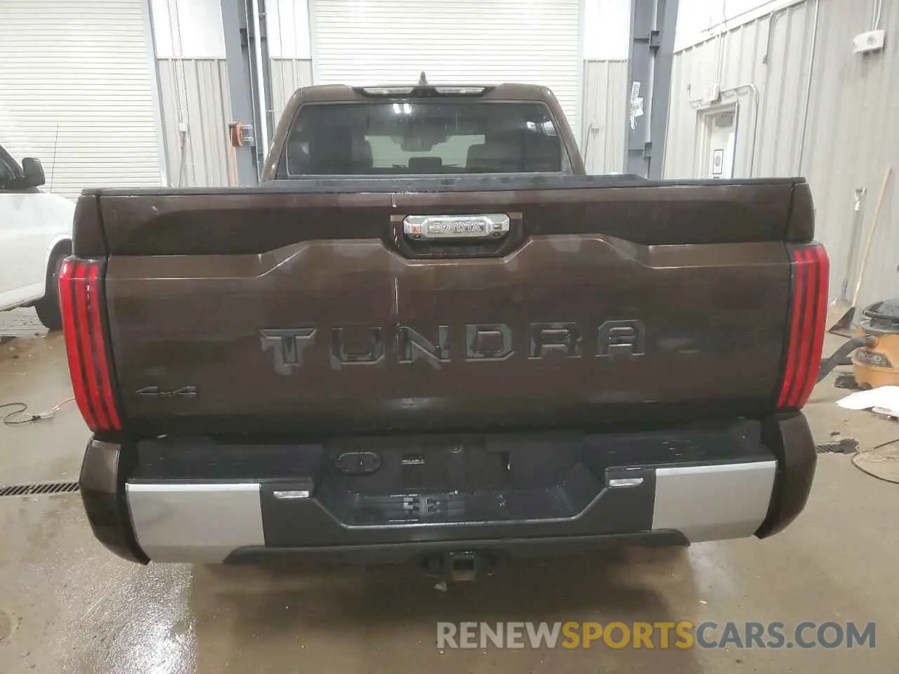 6 Photograph of a damaged car 5TFJA5ECXPX014586 TOYOTA TUNDRA 2023
