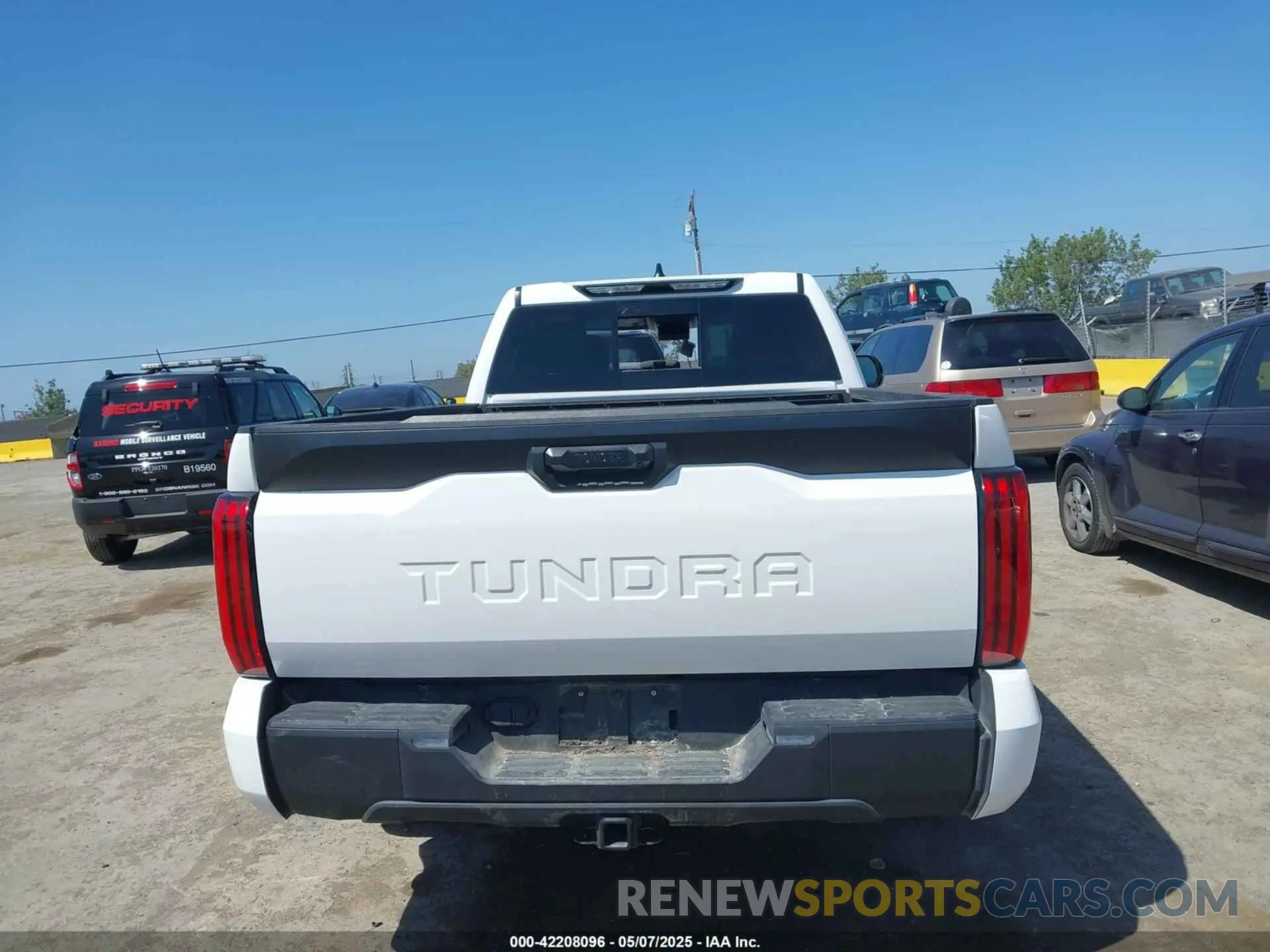16 Photograph of a damaged car 5TFKB5AA9PX025228 TOYOTA TUNDRA 2023