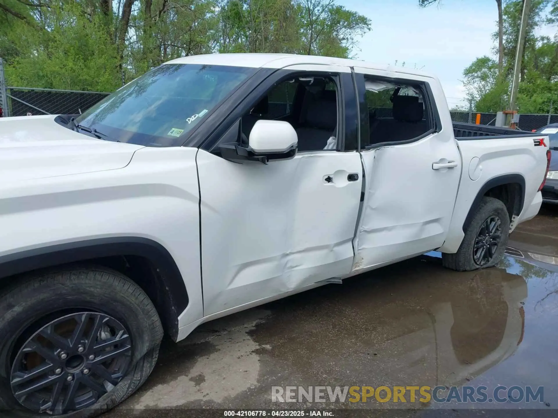 6 Photograph of a damaged car 5TFLA5AB2PX021294 TOYOTA TUNDRA 2023