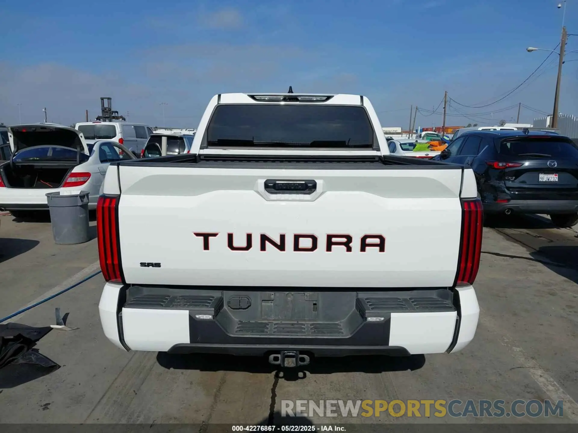 16 Photograph of a damaged car 5TFLA5AB5PX023427 TOYOTA TUNDRA 2023