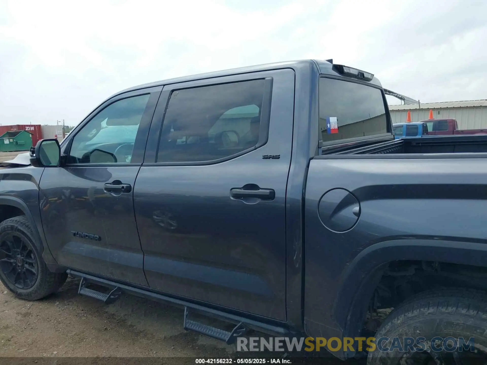 14 Photograph of a damaged car 5TFLA5DB0PX109417 TOYOTA TUNDRA 2023