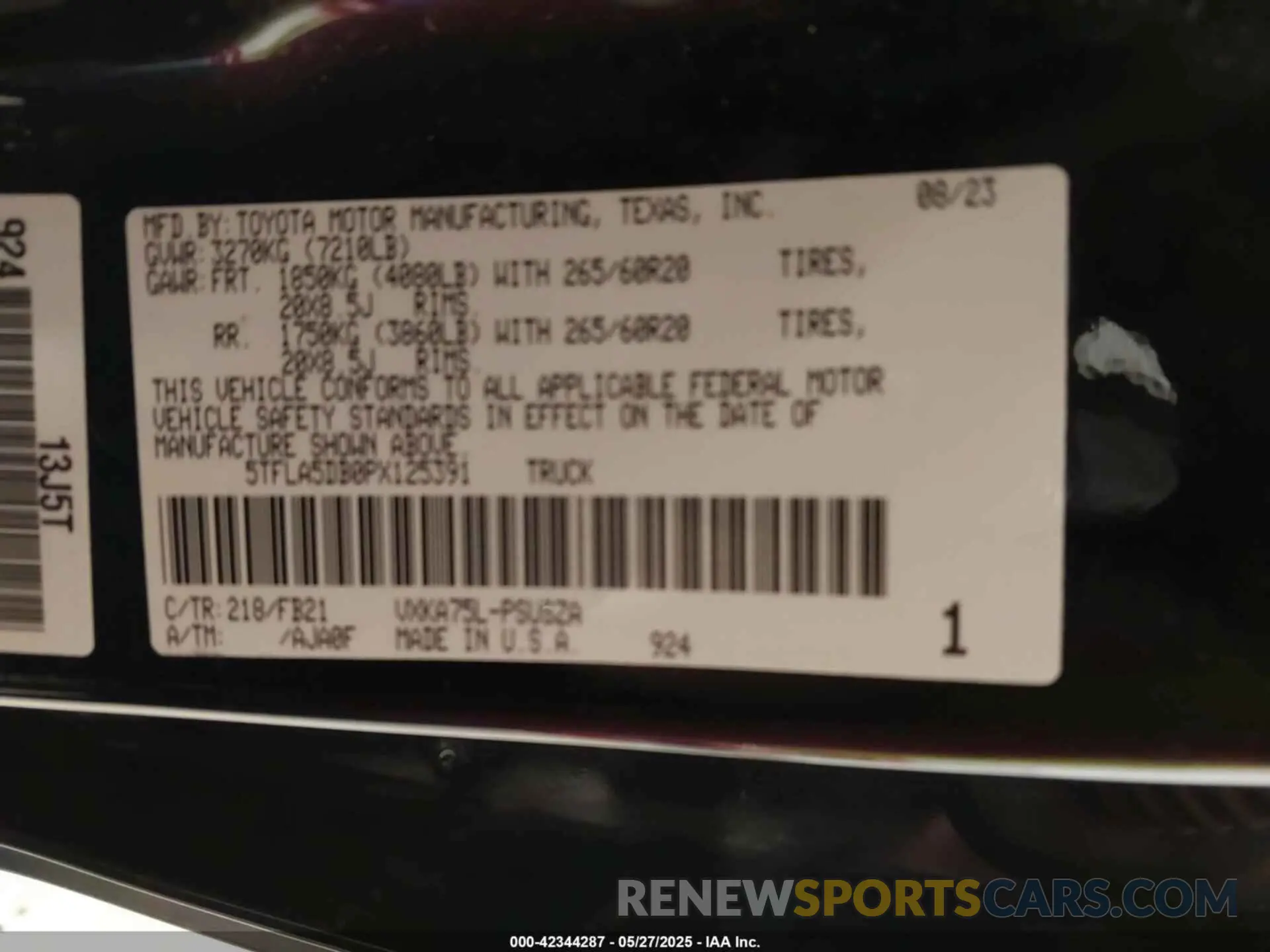 9 Photograph of a damaged car 5TFLA5DB0PX125391 TOYOTA TUNDRA 2023