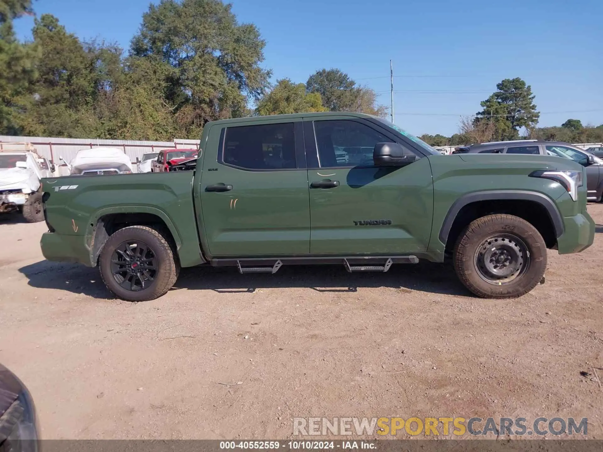 14 Photograph of a damaged car 5TFLA5DB1PX058851 TOYOTA TUNDRA 2023