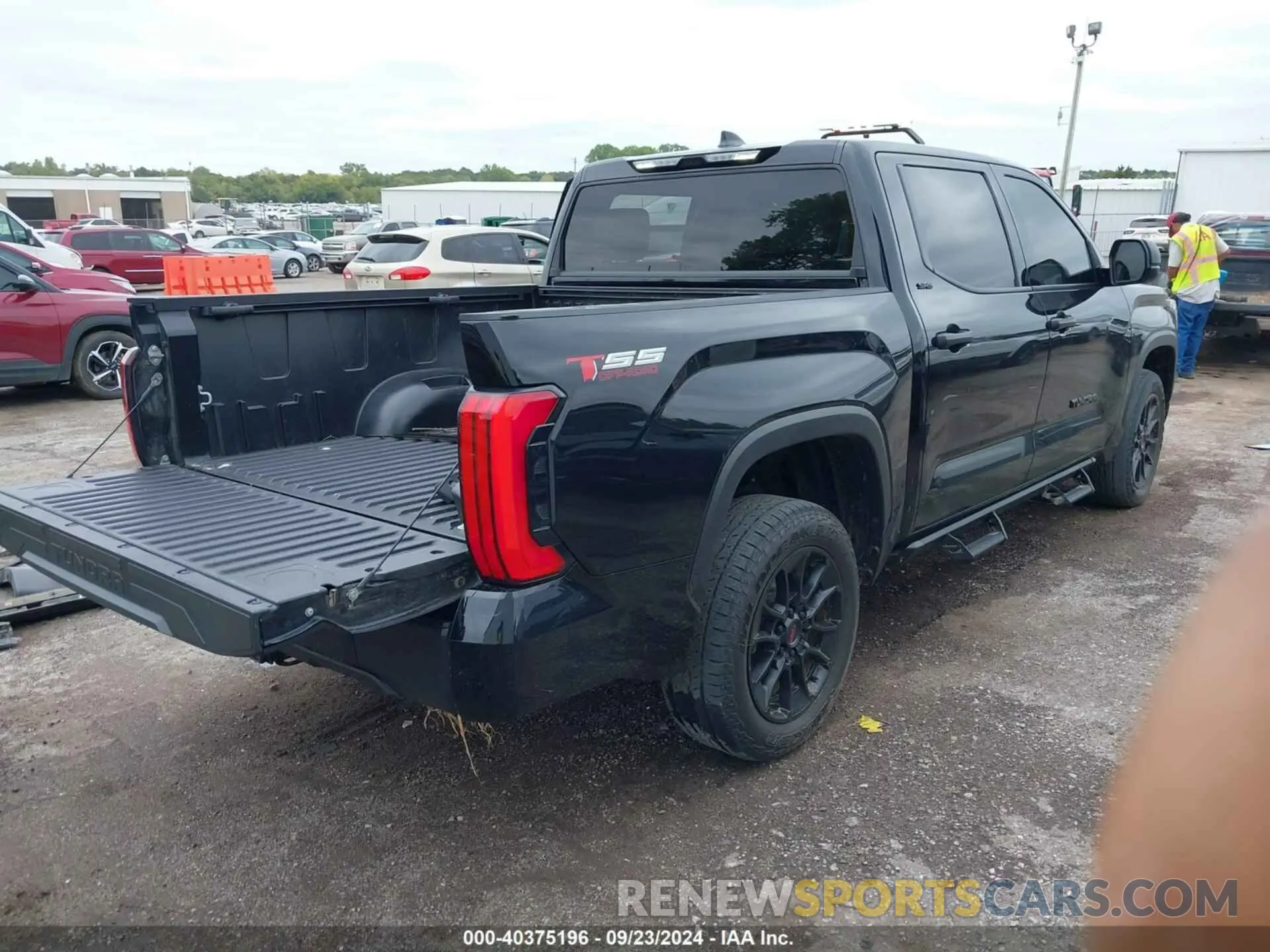 4 Photograph of a damaged car 5TFLA5DB4PX108559 TOYOTA TUNDRA 2023