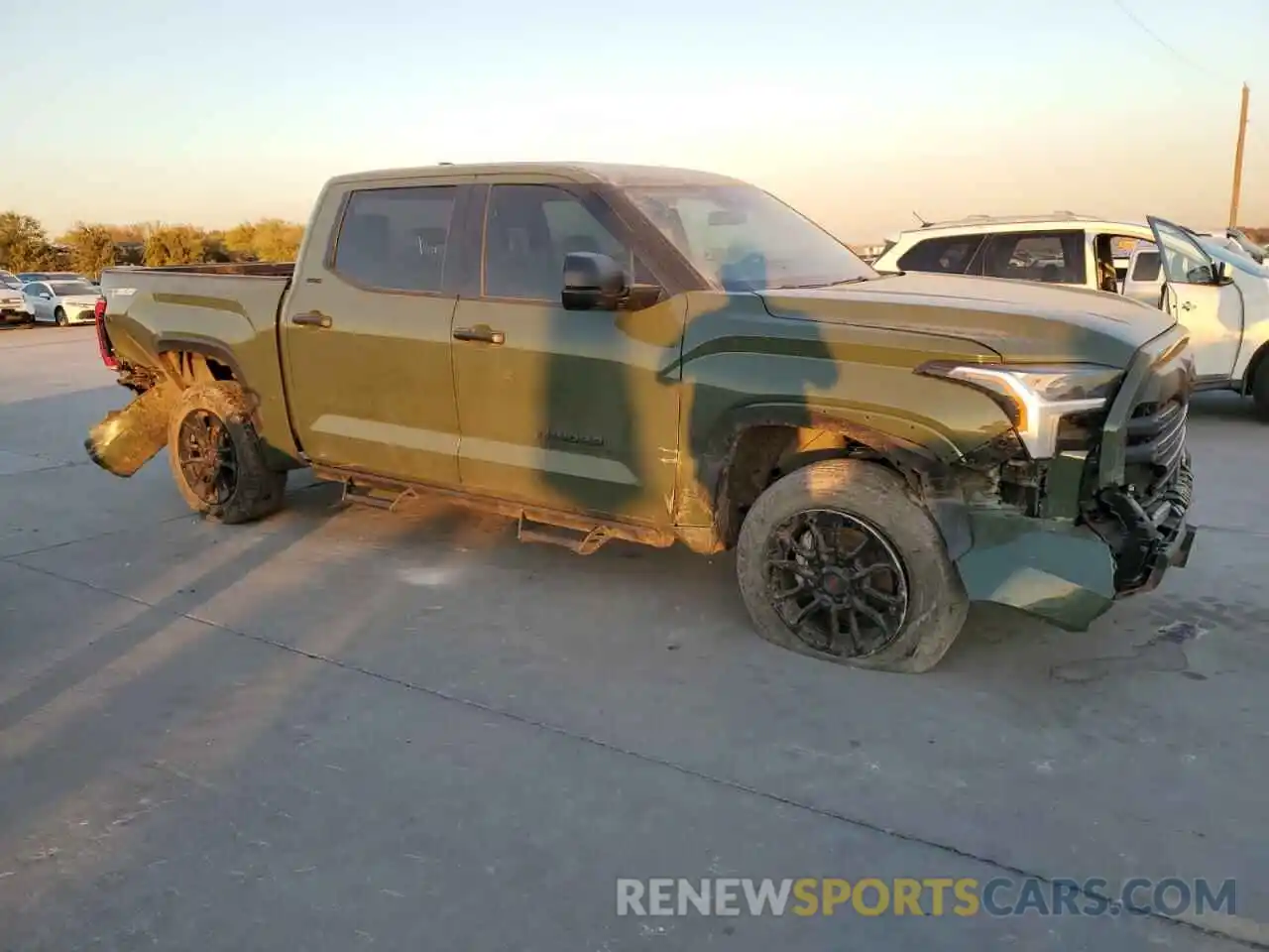 4 Photograph of a damaged car 5TFLA5DB5PX075376 TOYOTA TUNDRA 2023