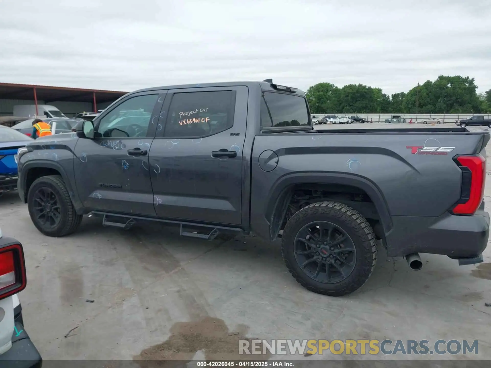 14 Photograph of a damaged car 5TFLA5DB5PX100891 TOYOTA TUNDRA 2023