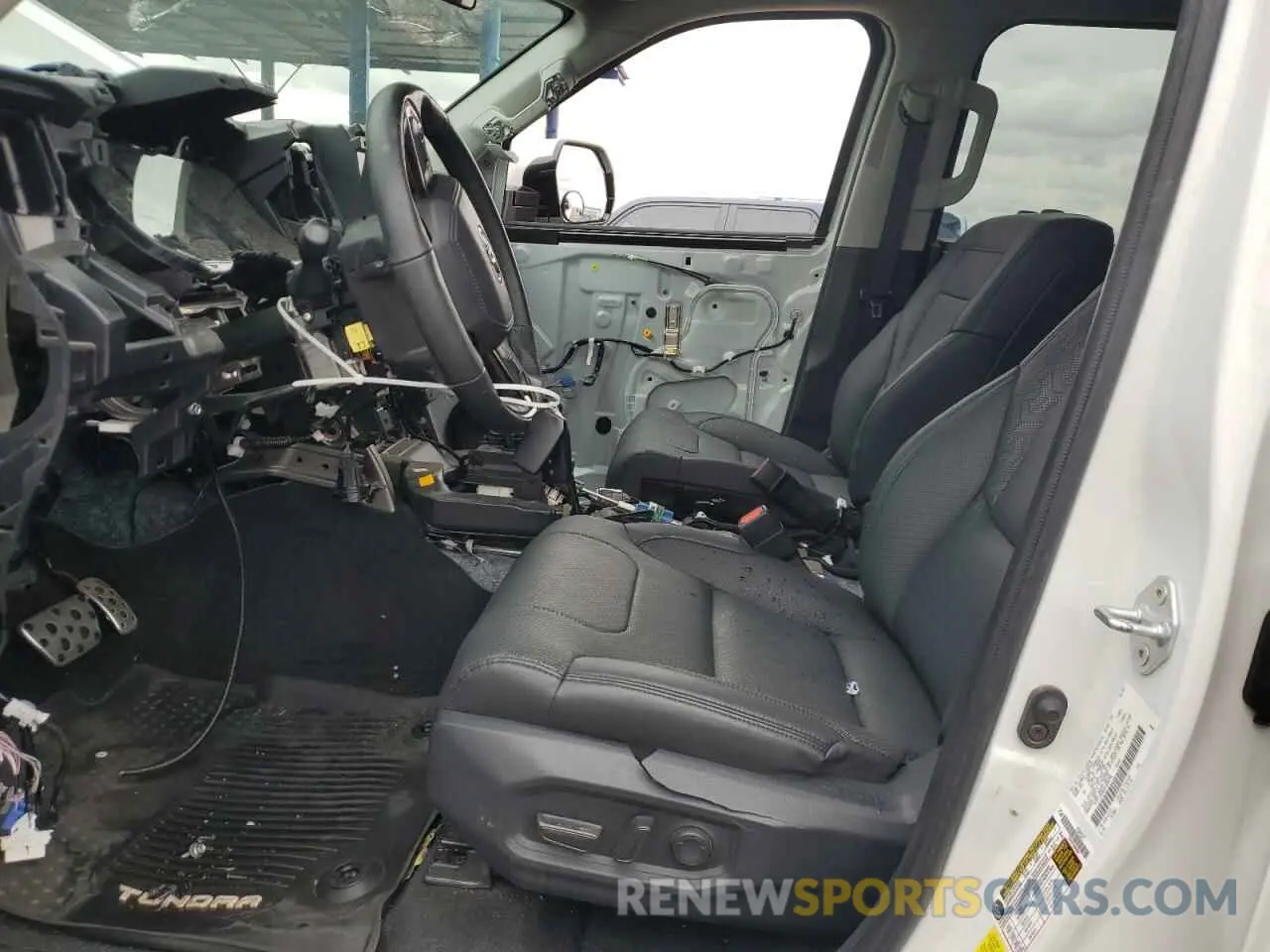 7 Photograph of a damaged car 5TFLA5DB6PX096396 TOYOTA TUNDRA 2023